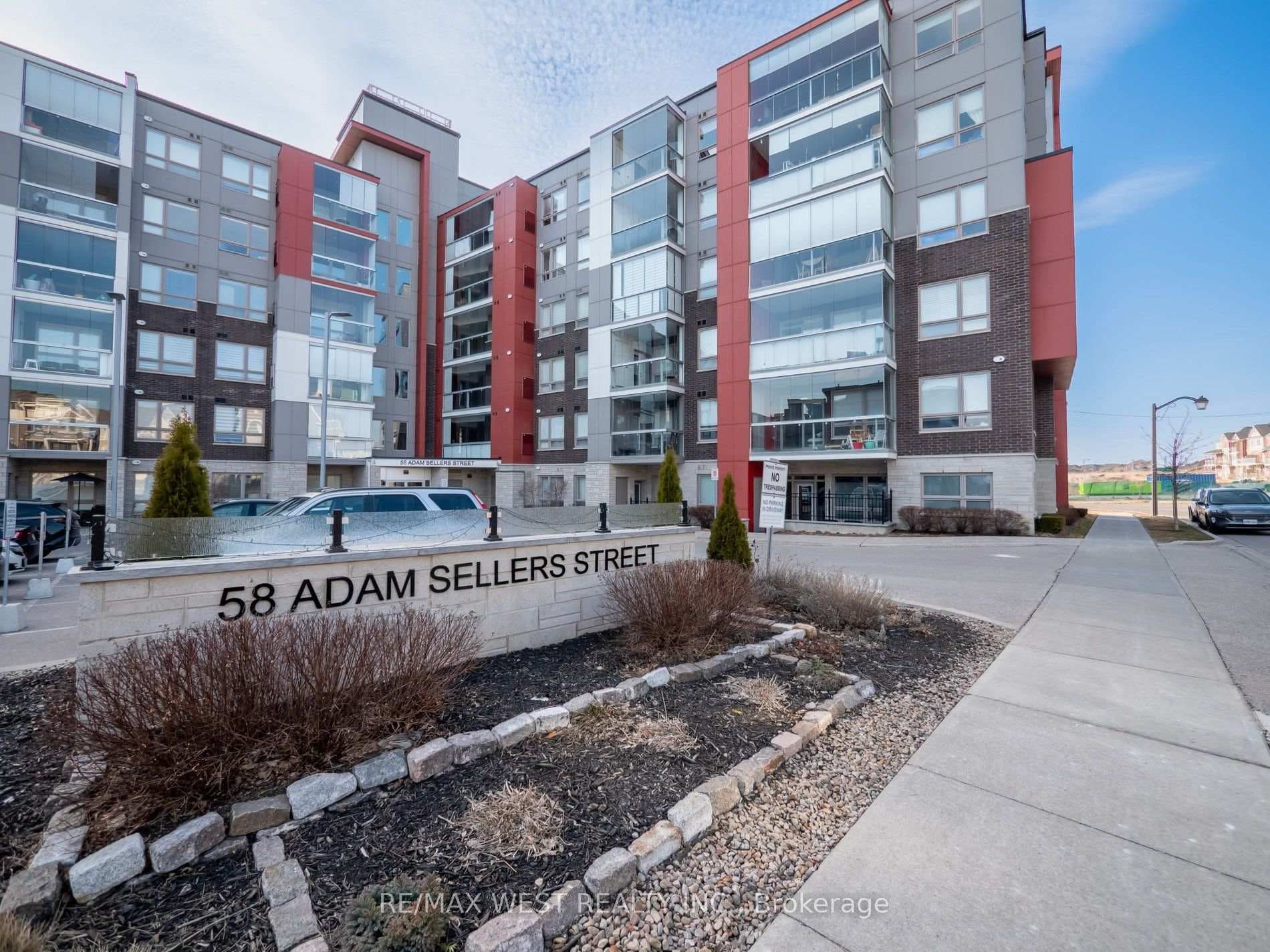 58 Adam Sellers Street Unit 605 photo 2