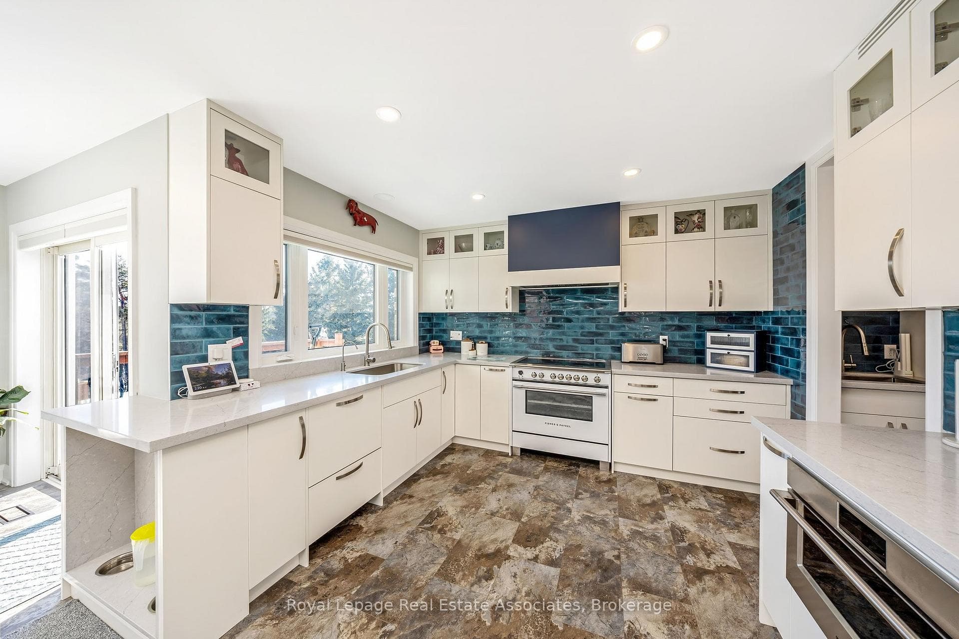 10 Kildare Drive photo 7