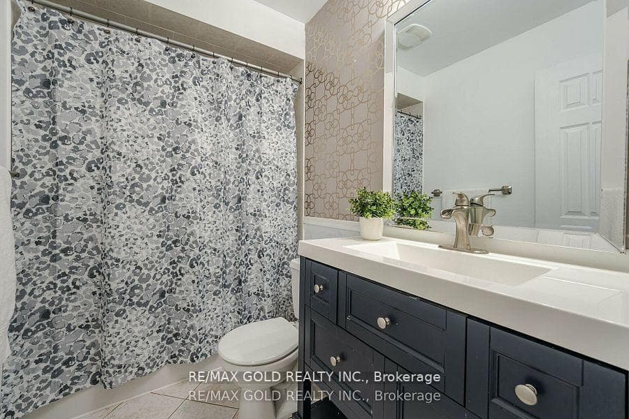 66 Brussels Avenue photo 27