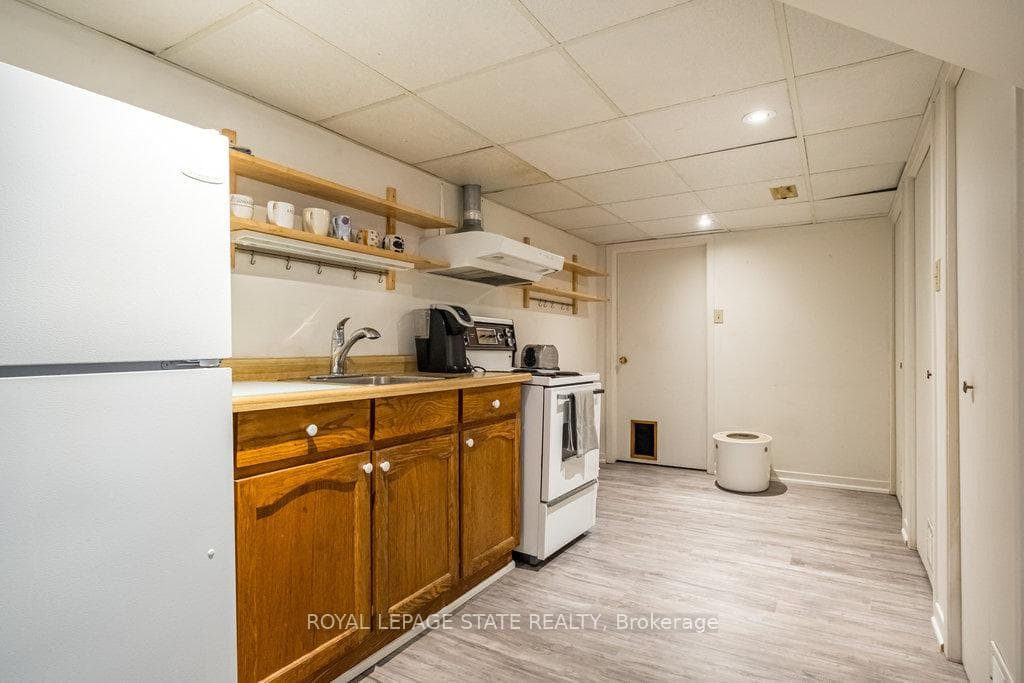 170 Parkview Drive photo 24