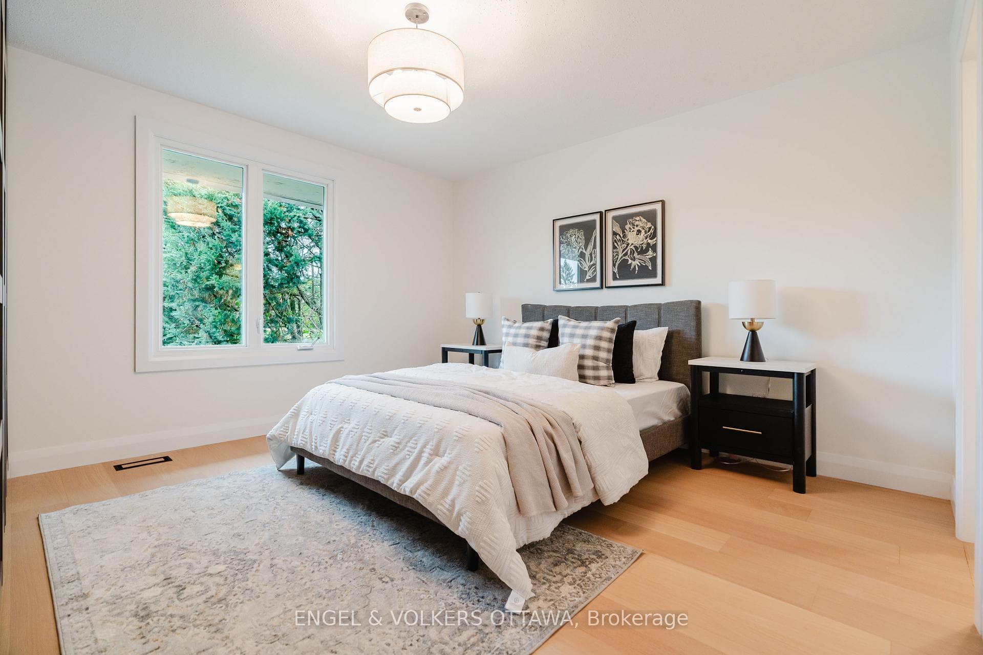 825 De Salaberry Street photo 30