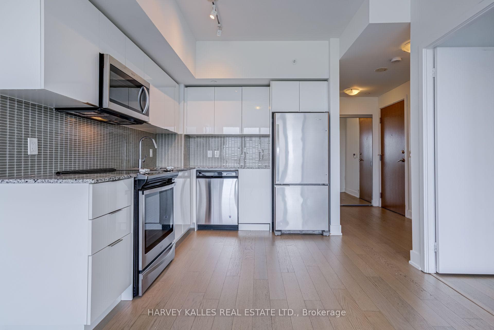 30 Shore Breeze Drive Unit 1822 photo 13