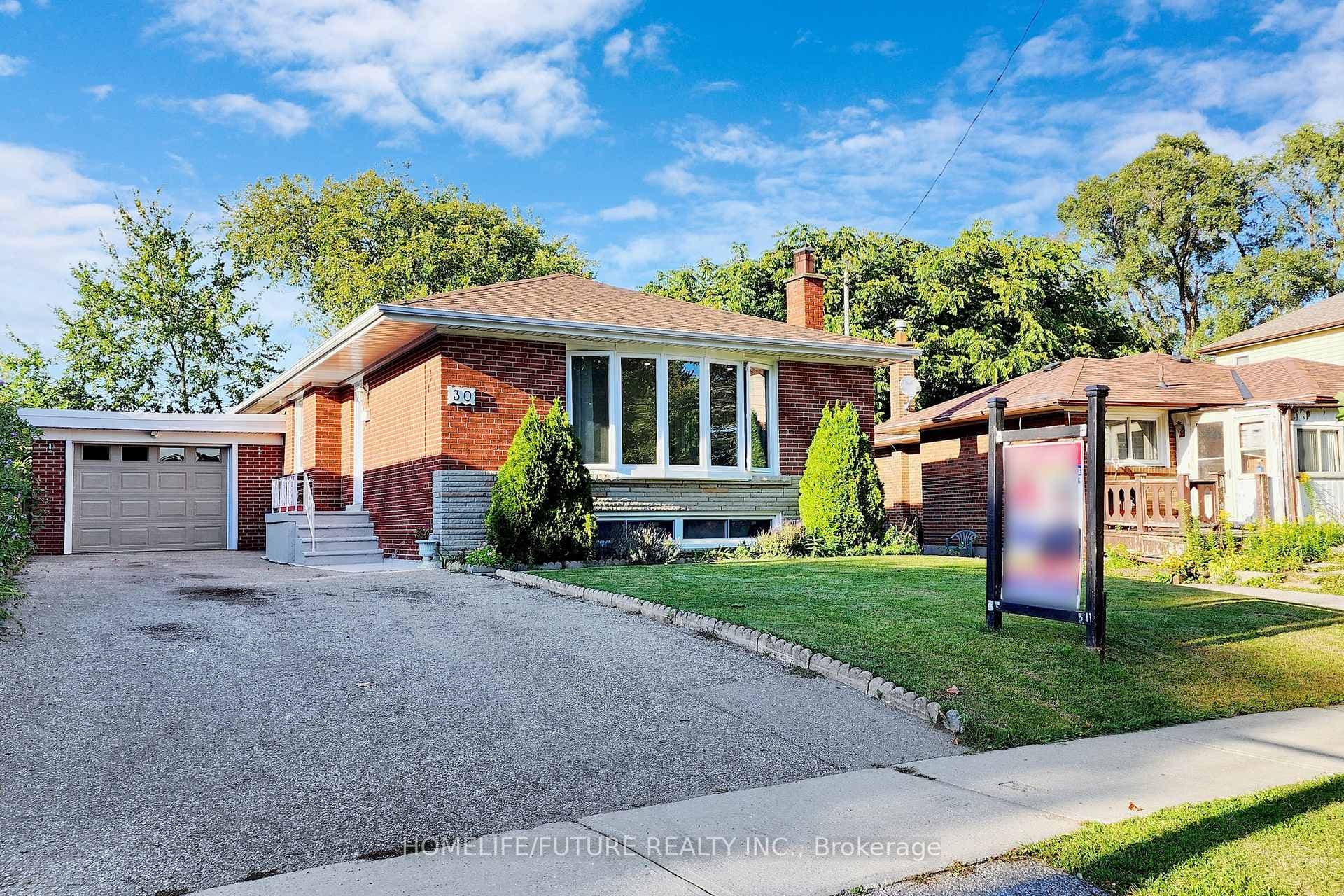 30 Calumet Crescent photo 5