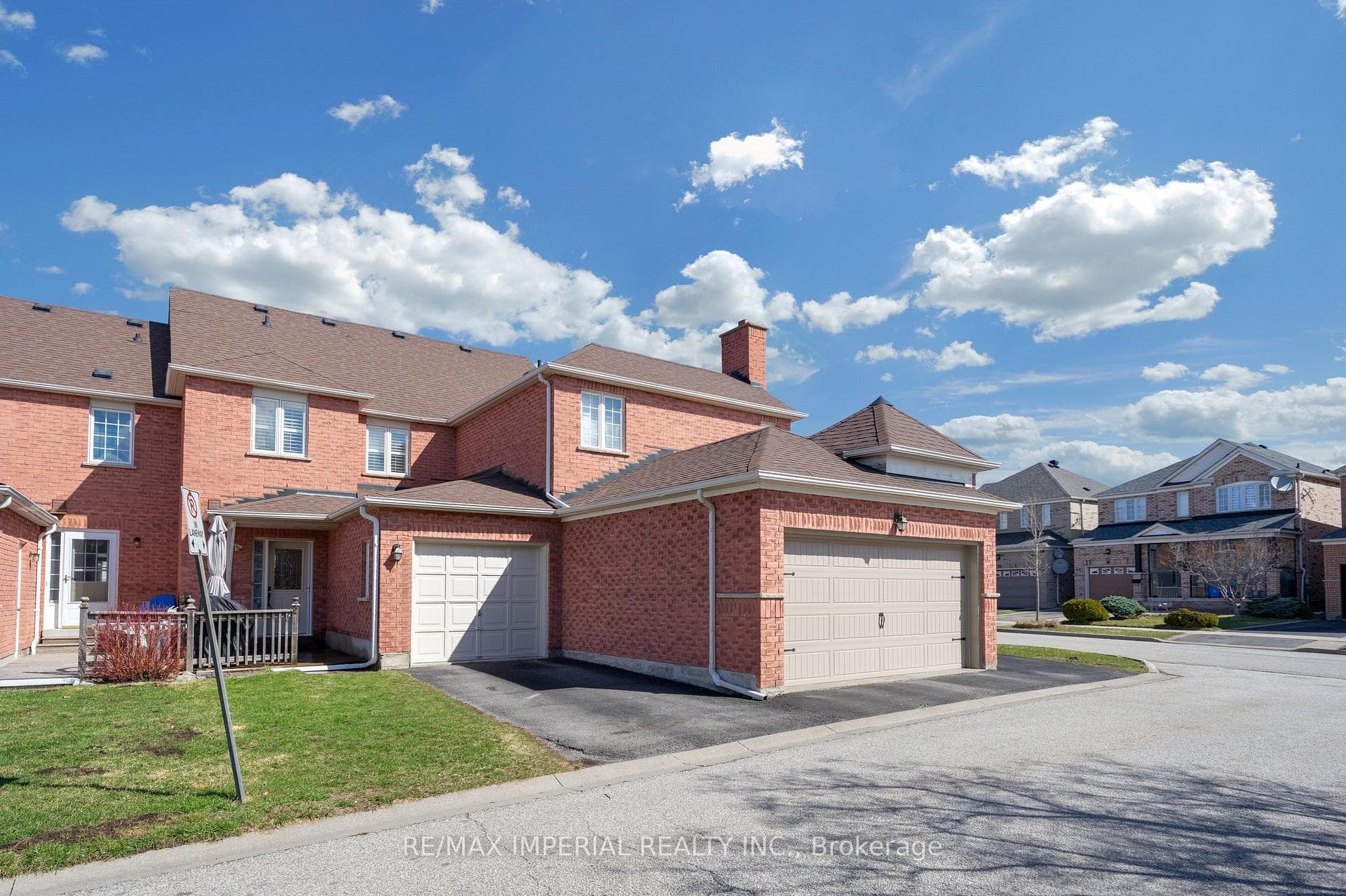 393 Bur Oak Avenue photo 41