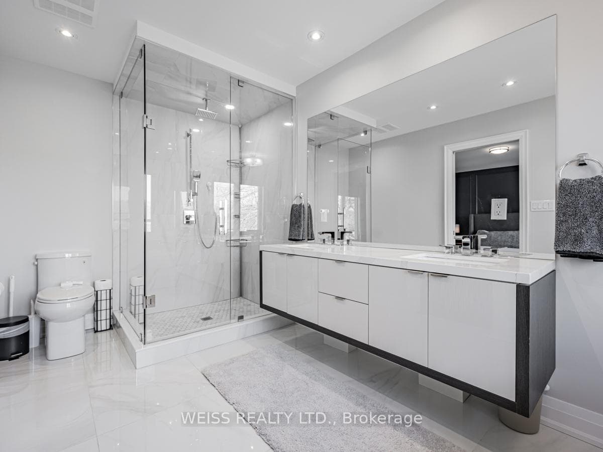 Primary 5-pc Ensuite