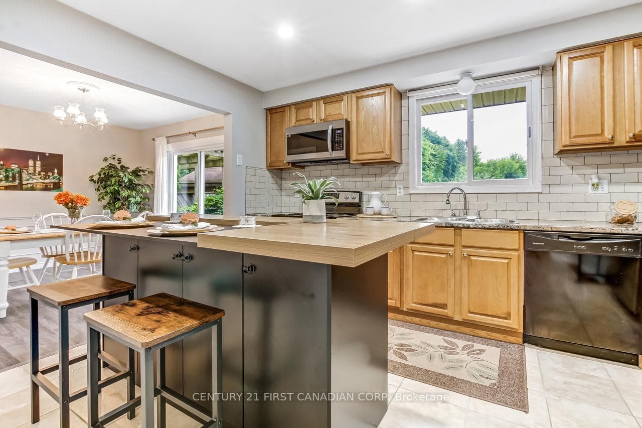 440 Castlegrove Boulevard photo 10