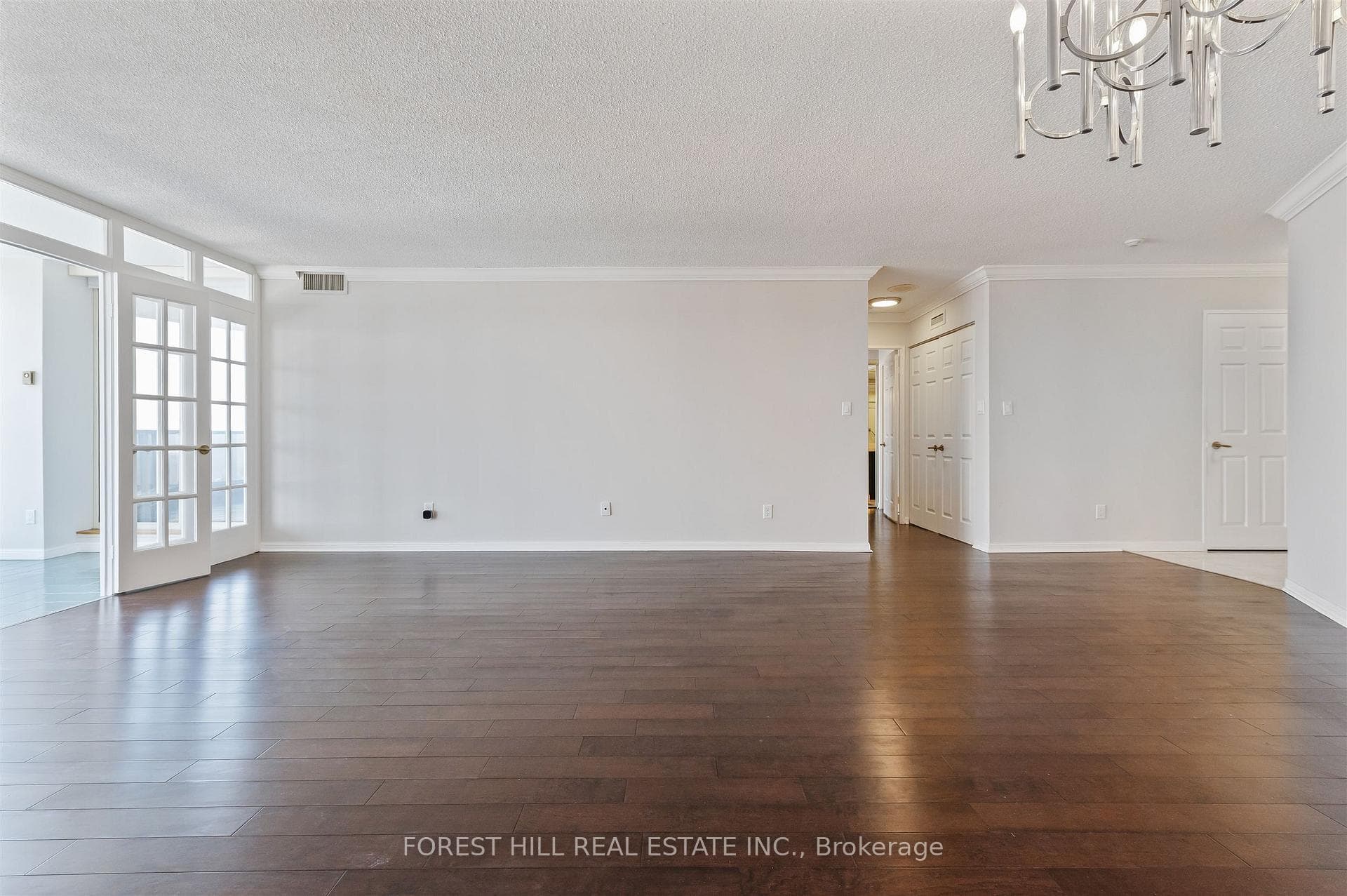 85 Skymark Drive Unit 2305 photo 9