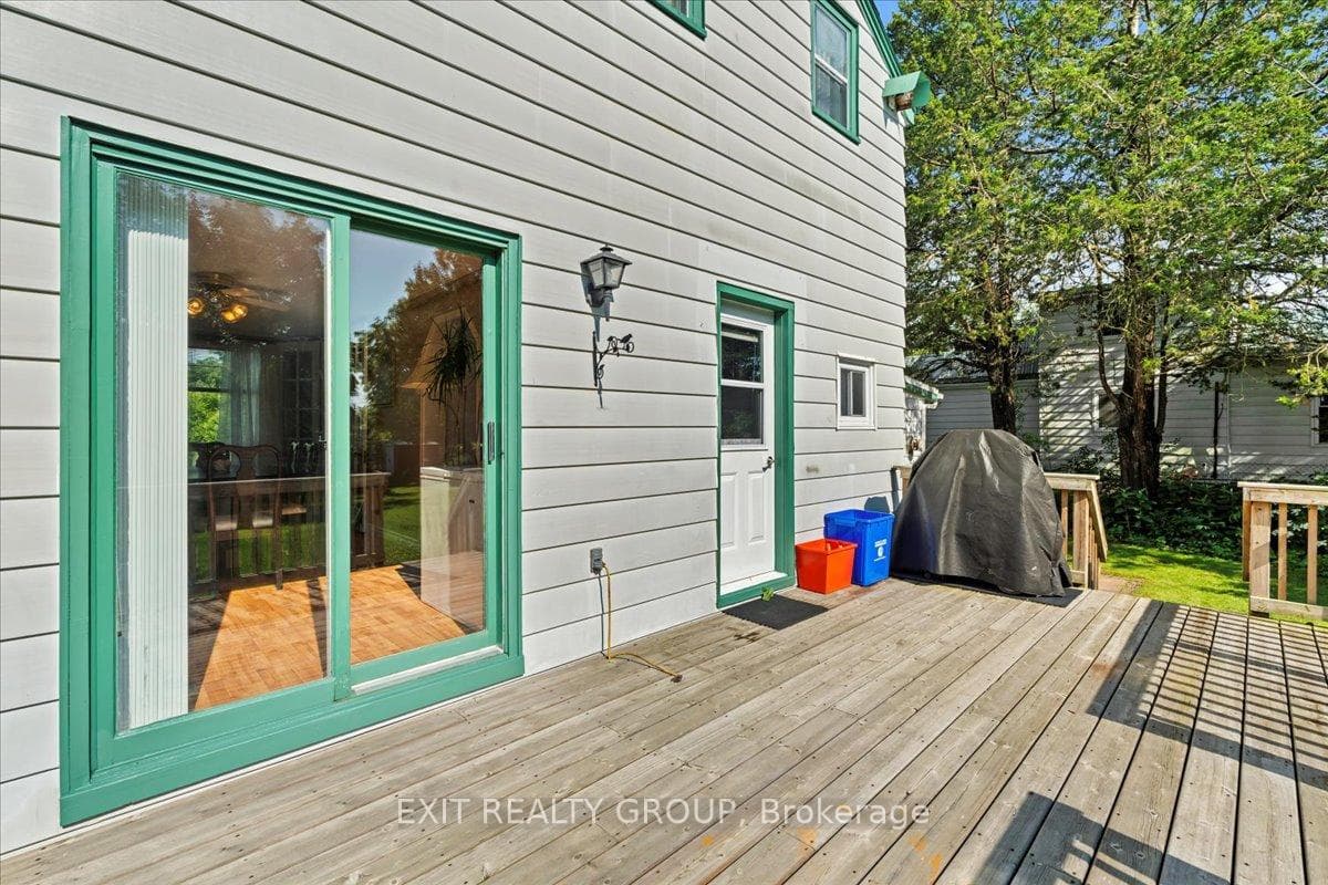 76 Prince Of Wales Drive photo 33