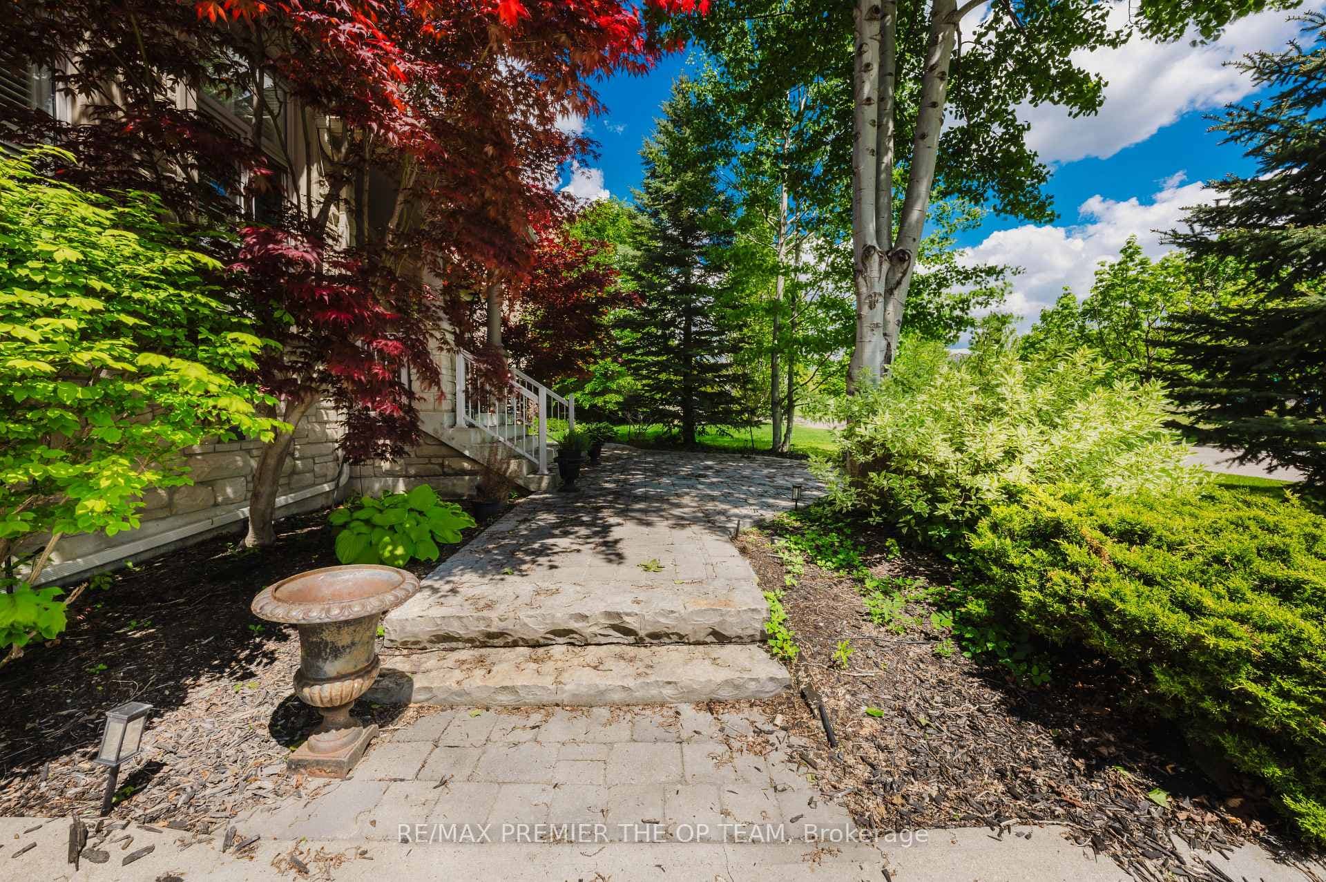 56 Park Ridge Drive Unit Full photo 3