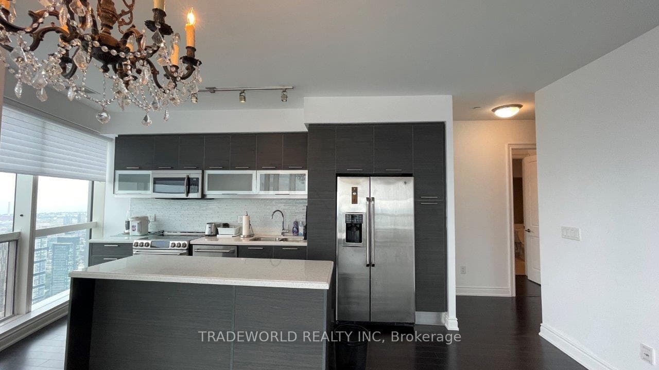 388 Yonge Street Unit 6902 photo 16