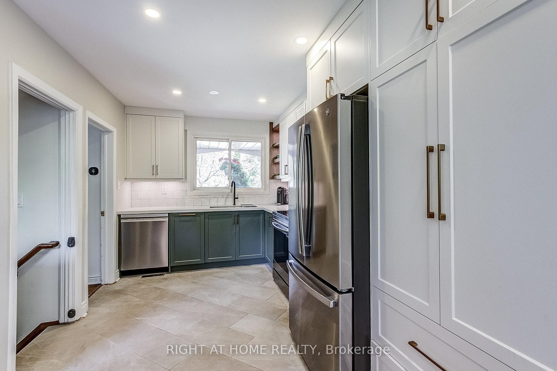 75 Ridge Drive photo 12