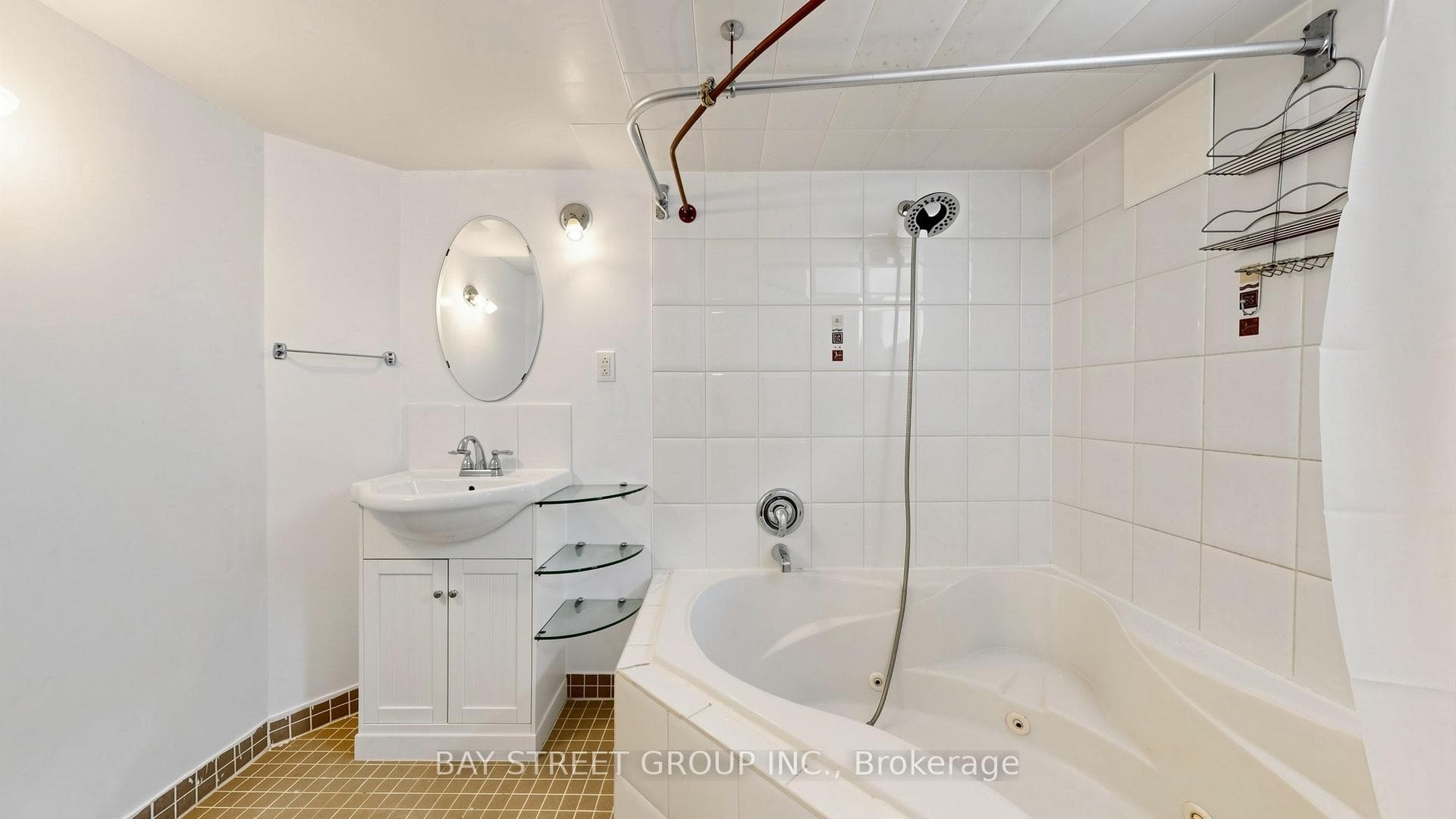 31 Compton Drive Unit Bsmt photo 21