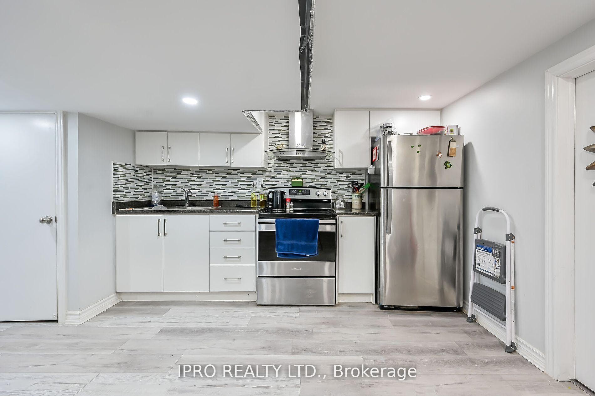 92 Corman Avenue photo 32