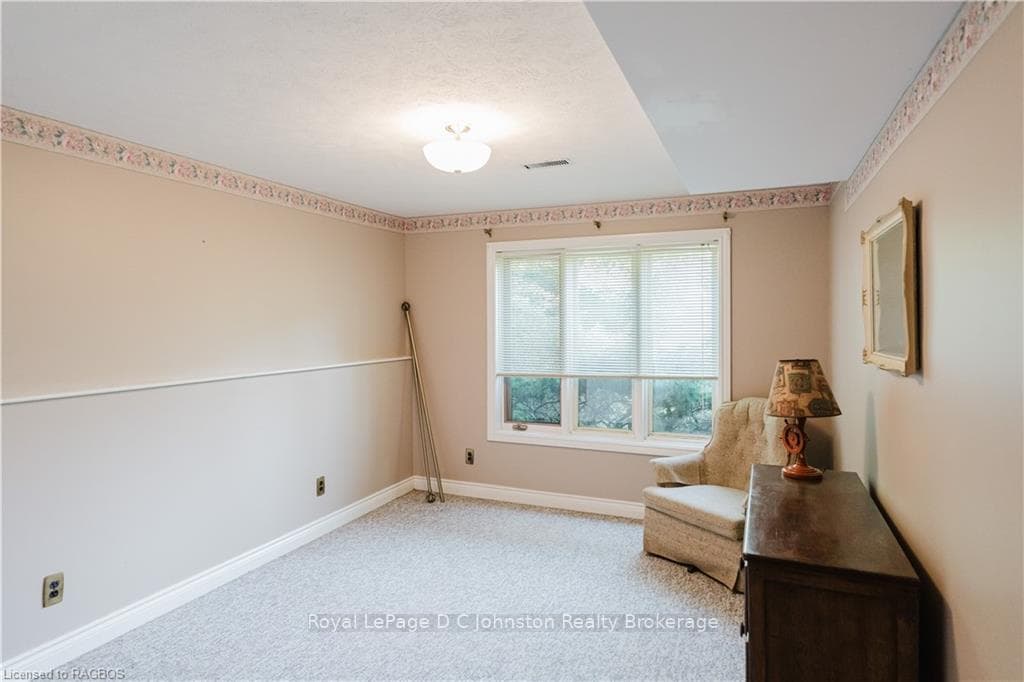 286 TYENDINAGA Drive photo 32