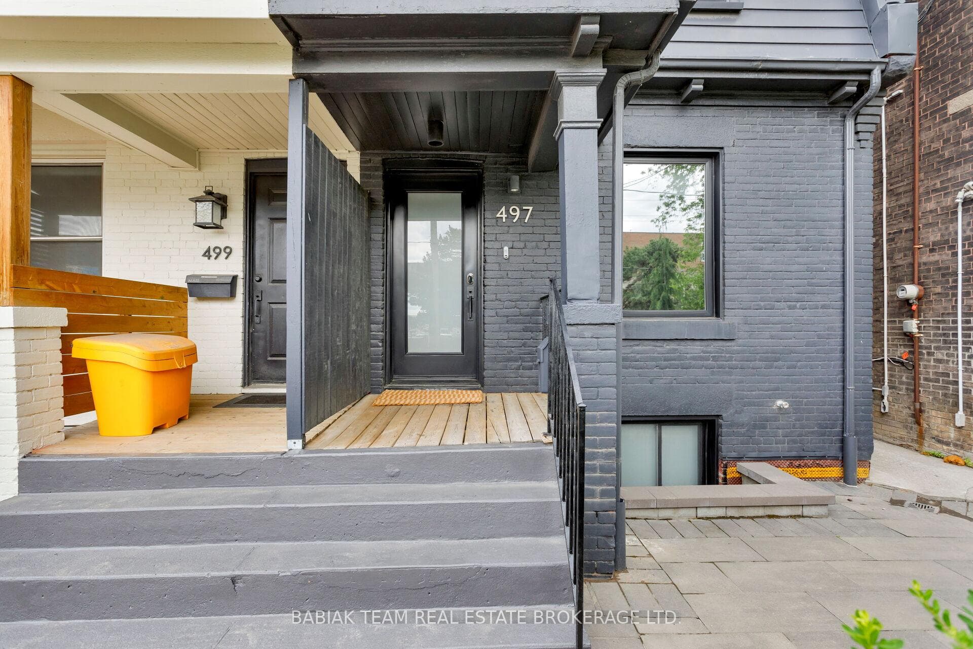 497 Keele Street photo 5
