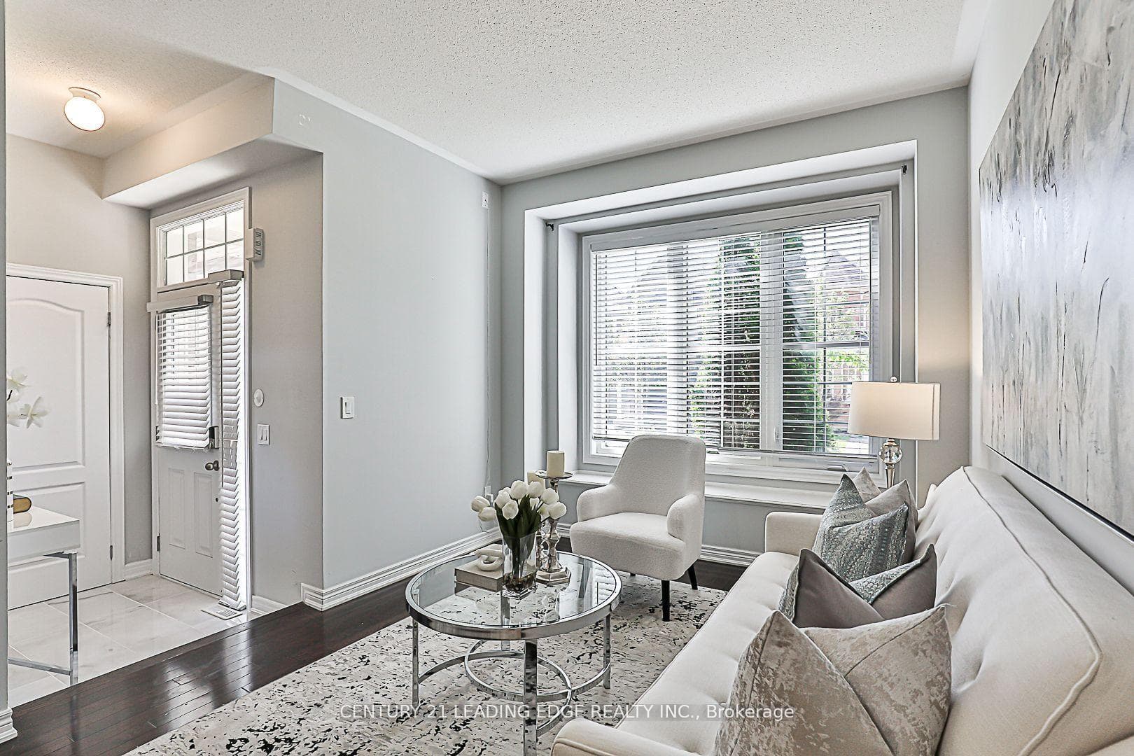 10 TUFO Avenue photo 5
