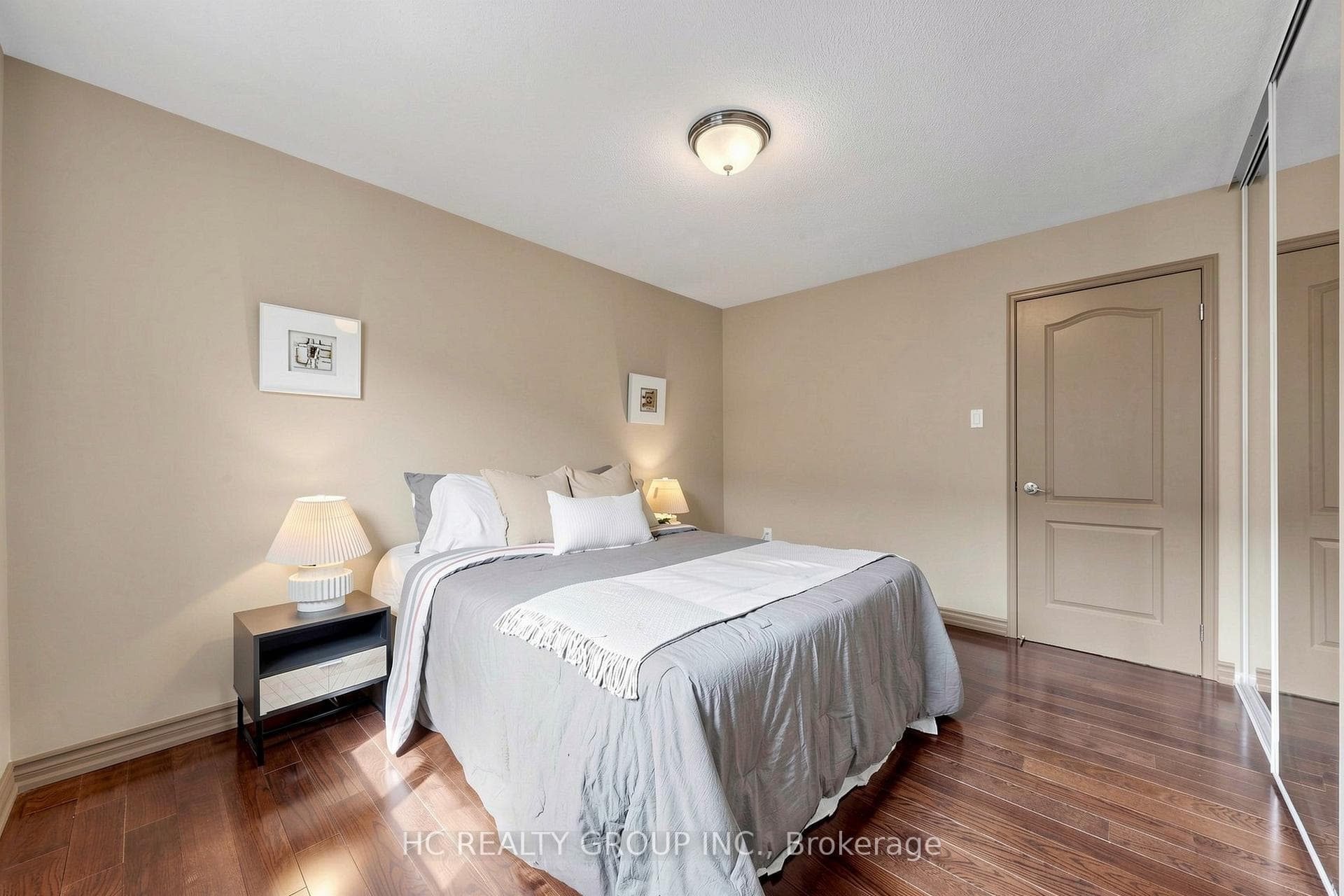 84 Viewmark Drive photo 35