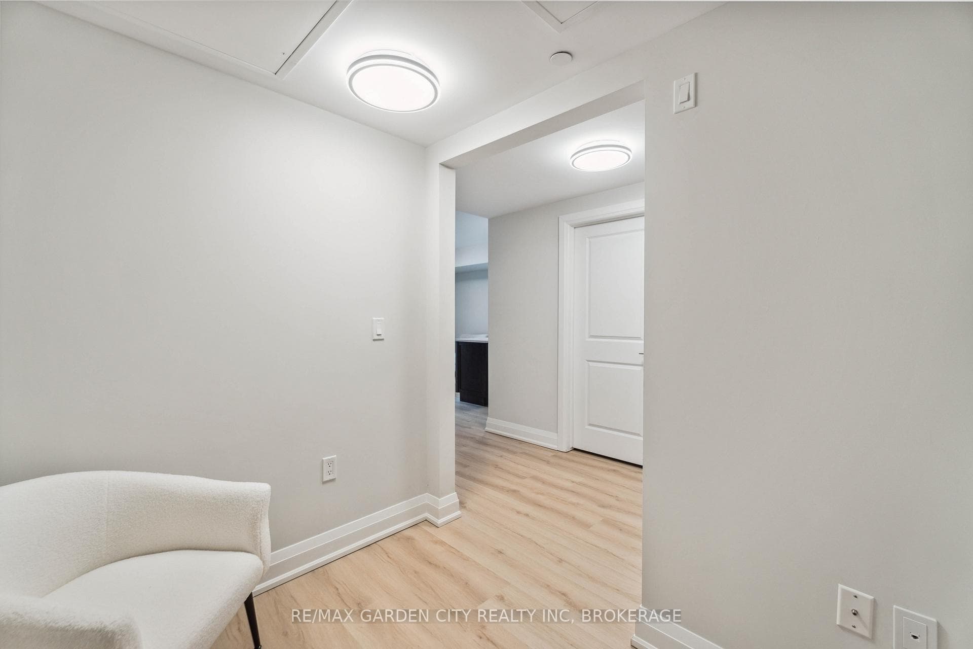 118 SUMMERSIDES Boulevard Unit 116 photo 14
