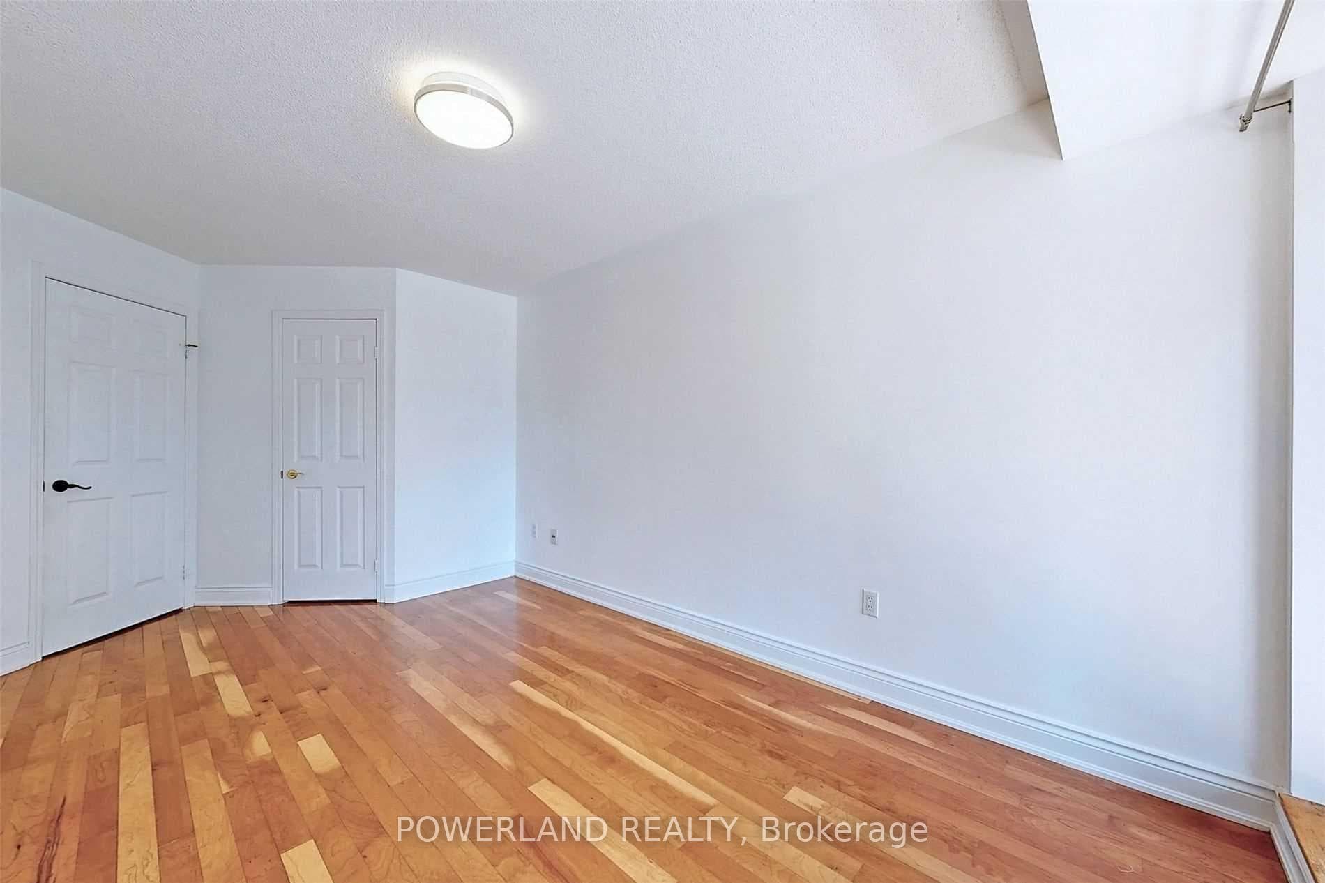 909 Bay Street Unit 208 photo 12