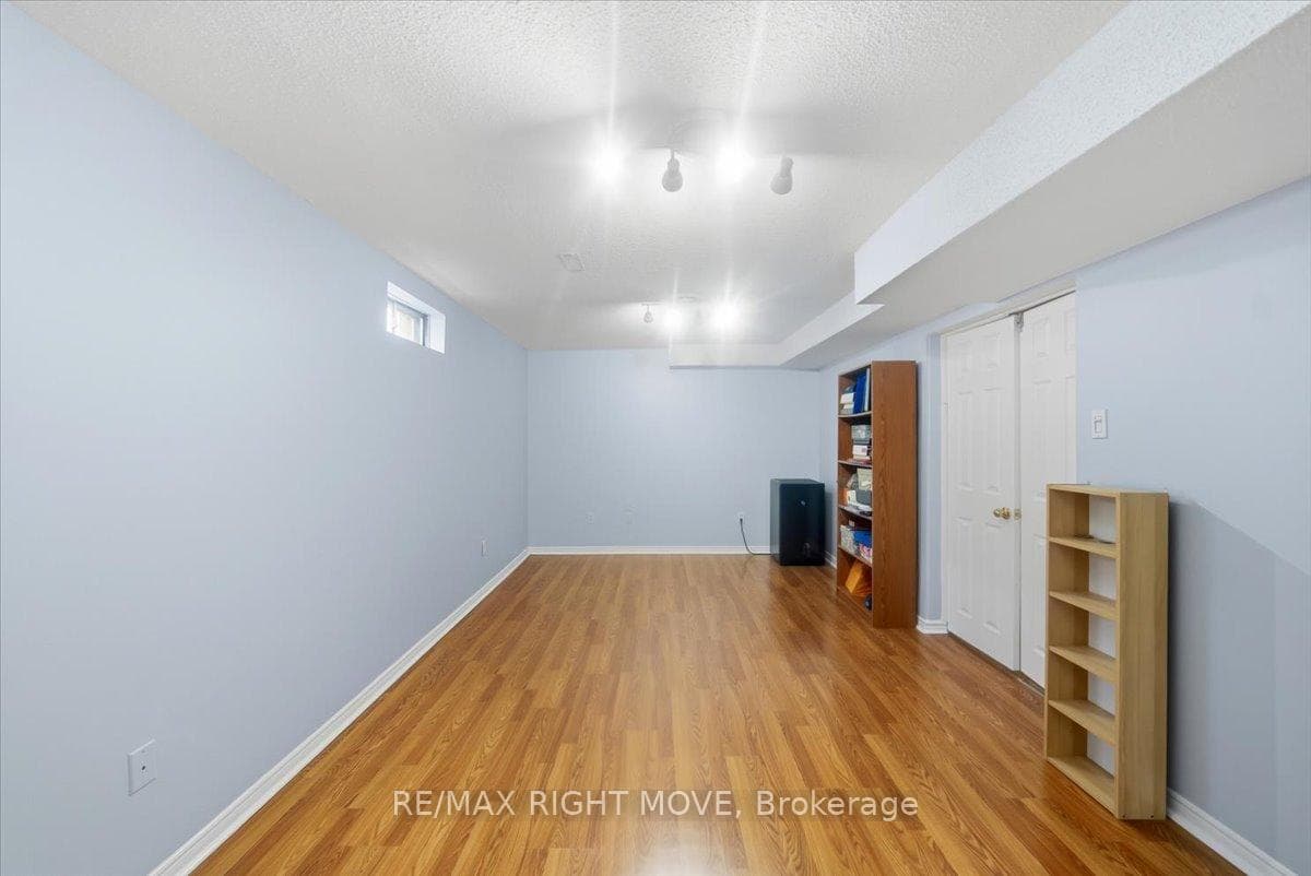 470 st vincent Street photo 45