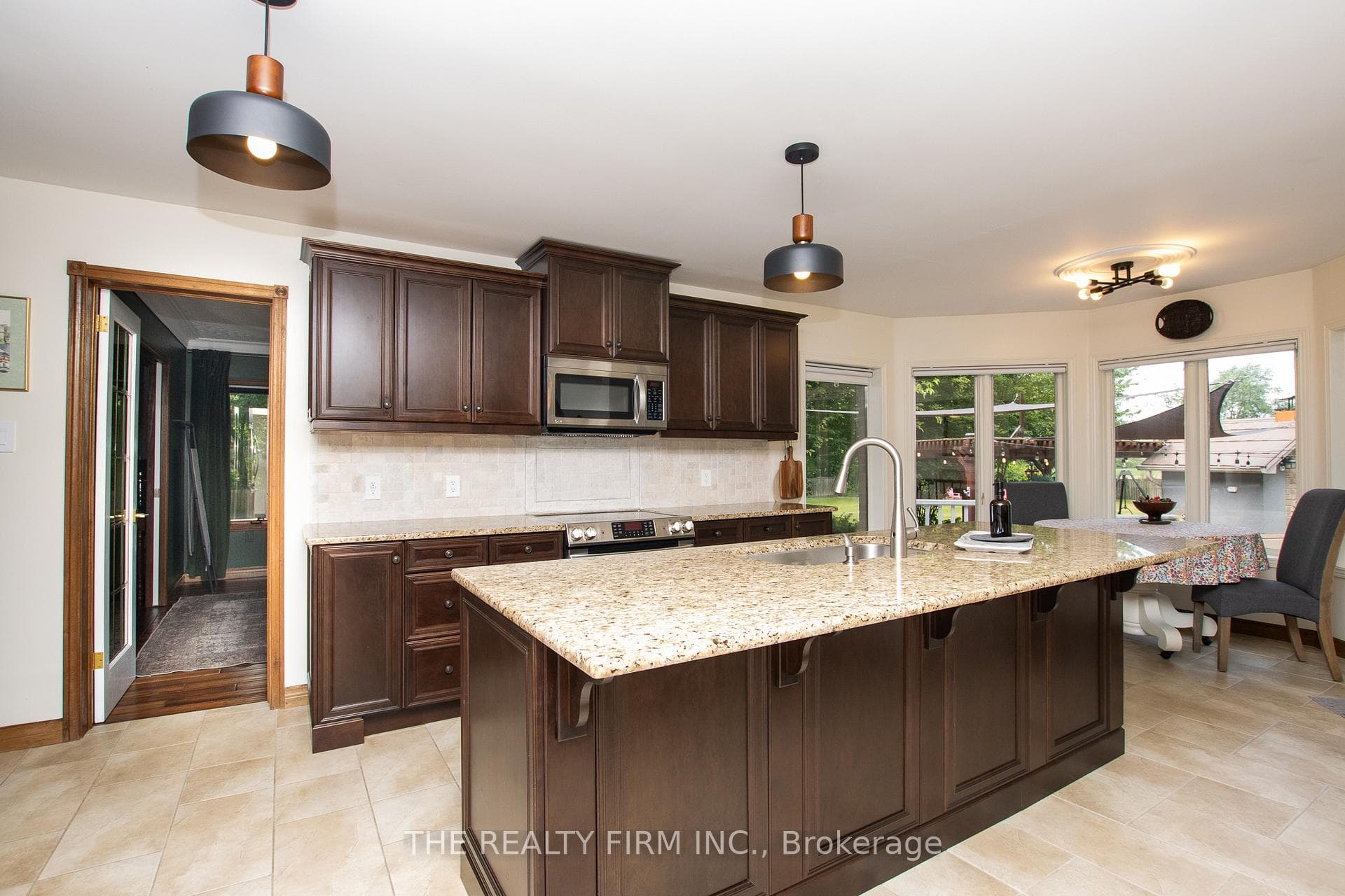 145 Walker Street photo 16