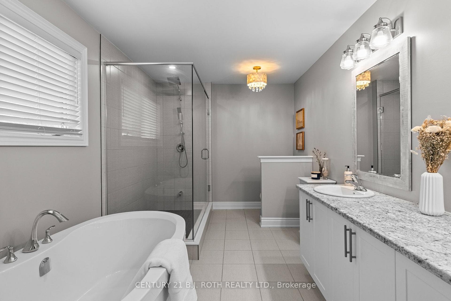3015 Annalysse Drive photo 17