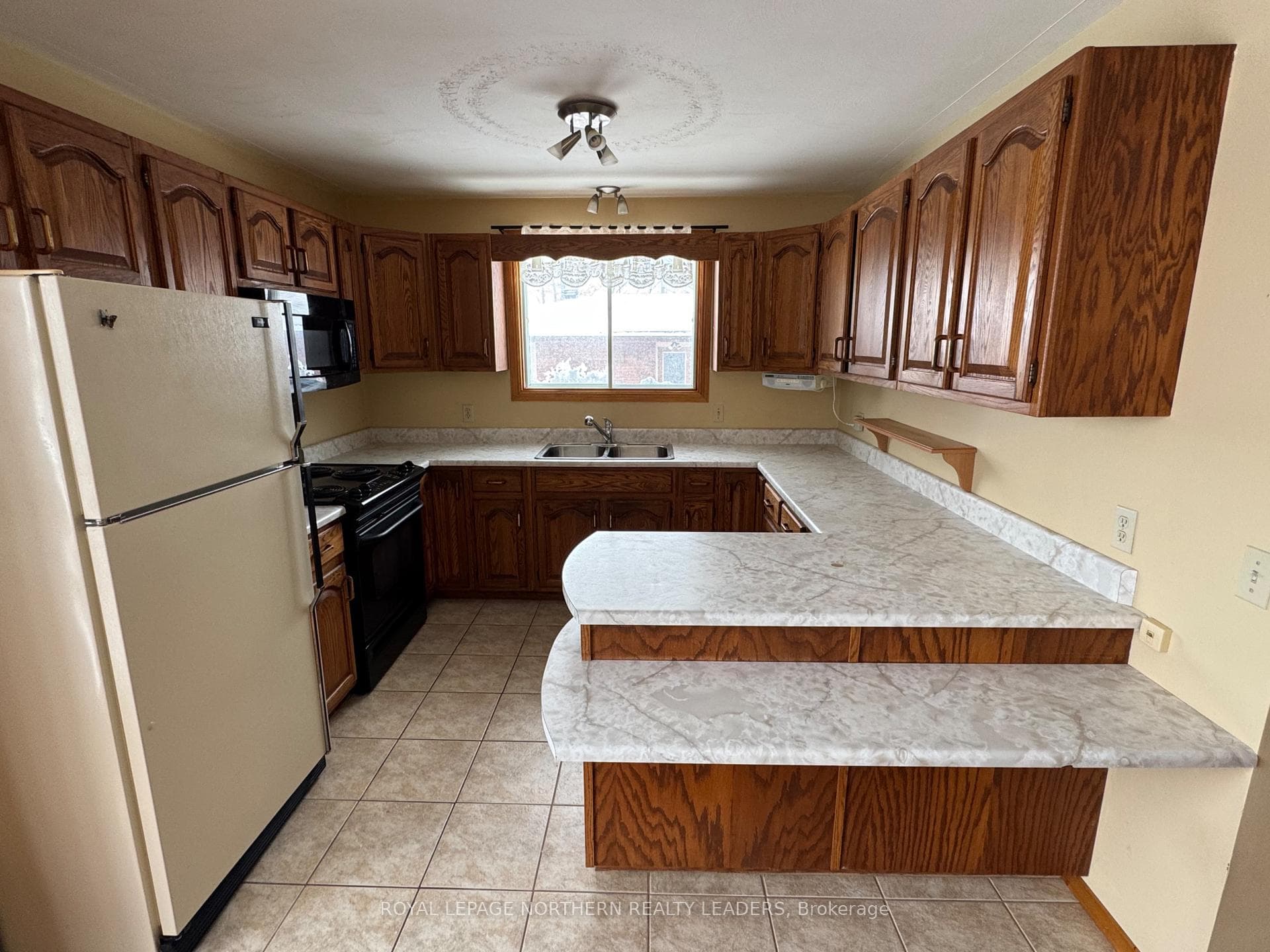 70 Clifford Avenue photo 6