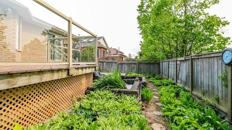 163 Livingstone Street photo 43