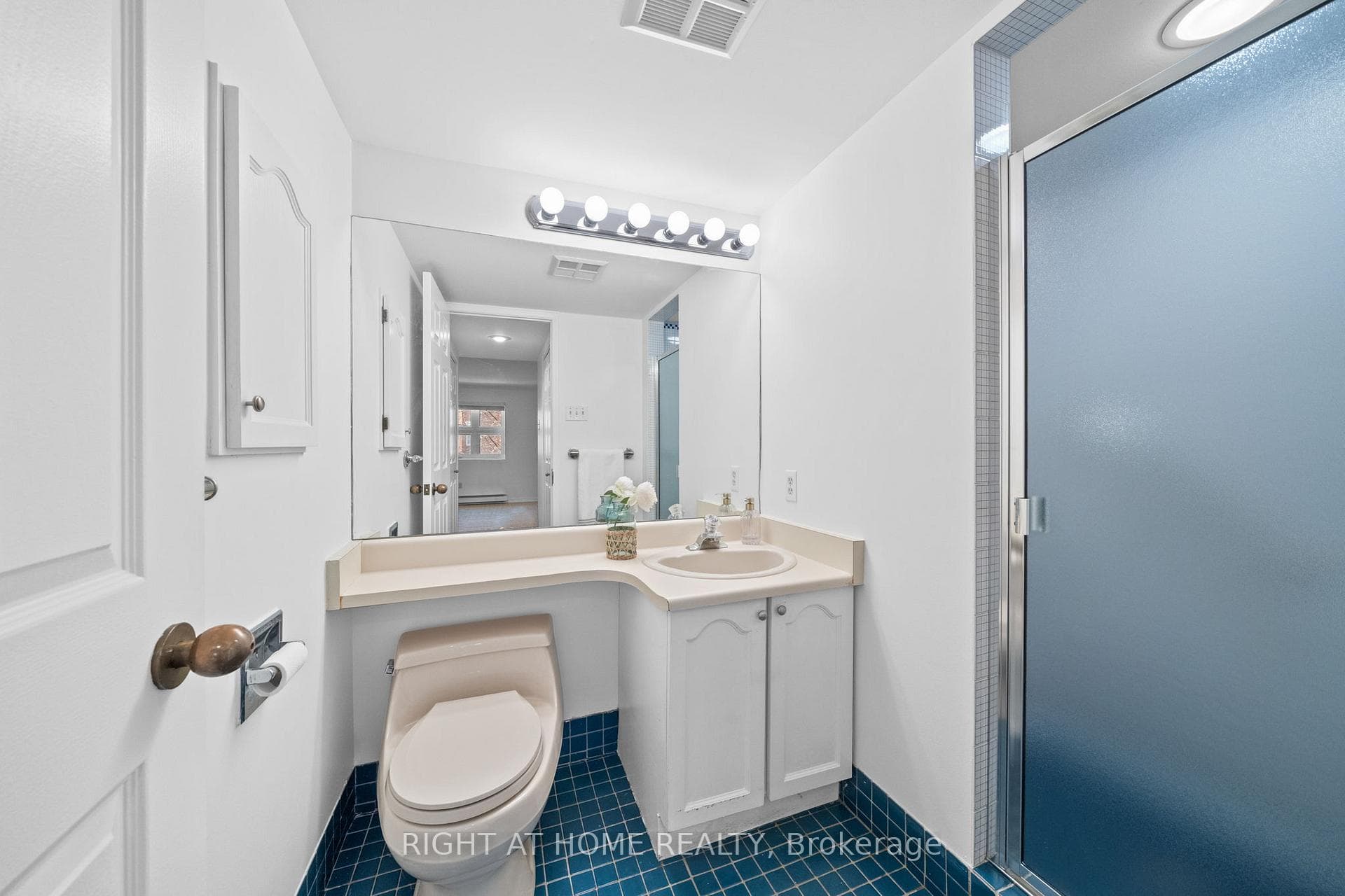 320 Crichton Street Unit 301 photo 33