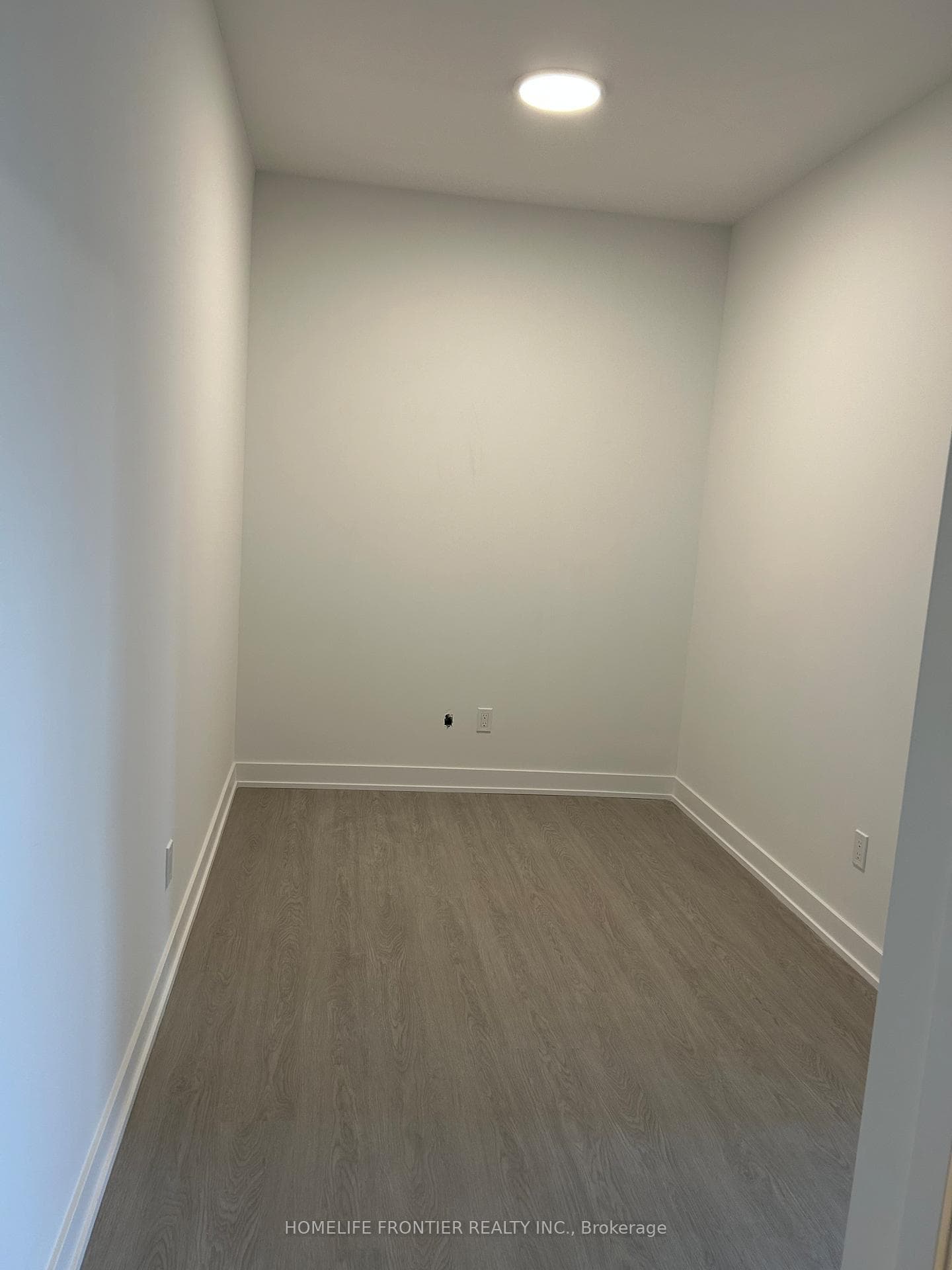 8188 Yonge Street Unit 315 photo 7