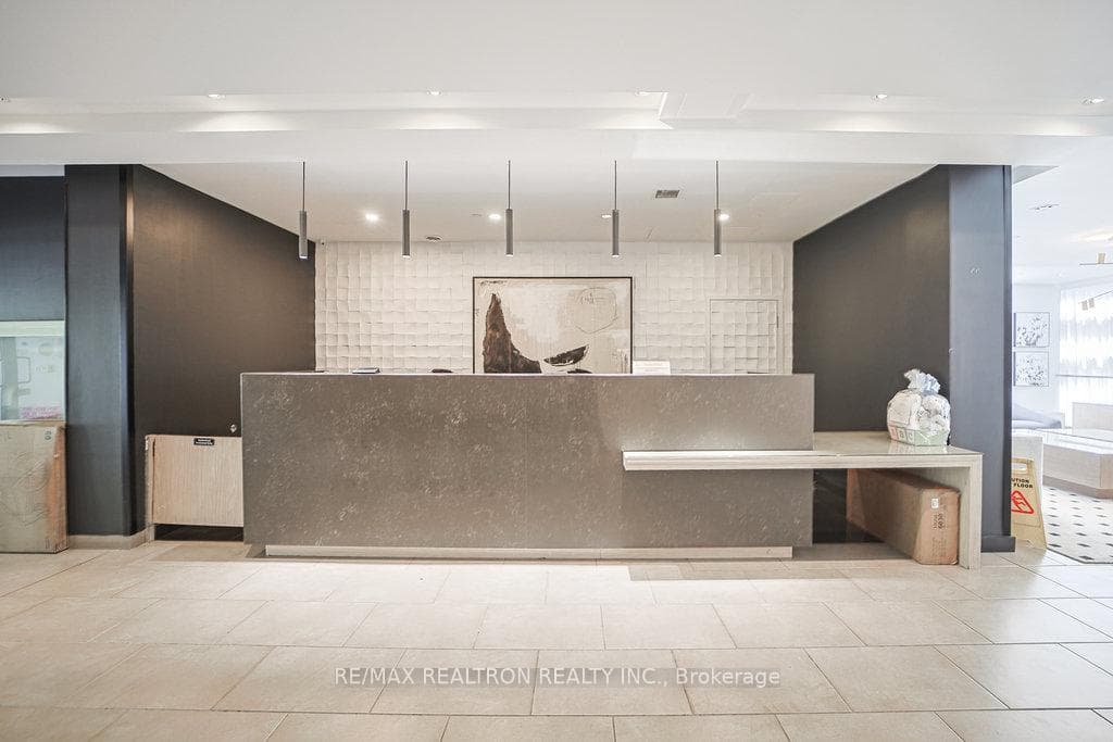 15 FORT YORK Boulevard Unit 2705 photo 42