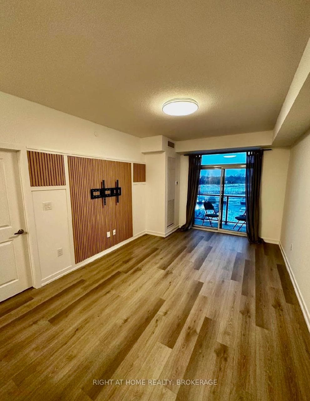 living and dinning room