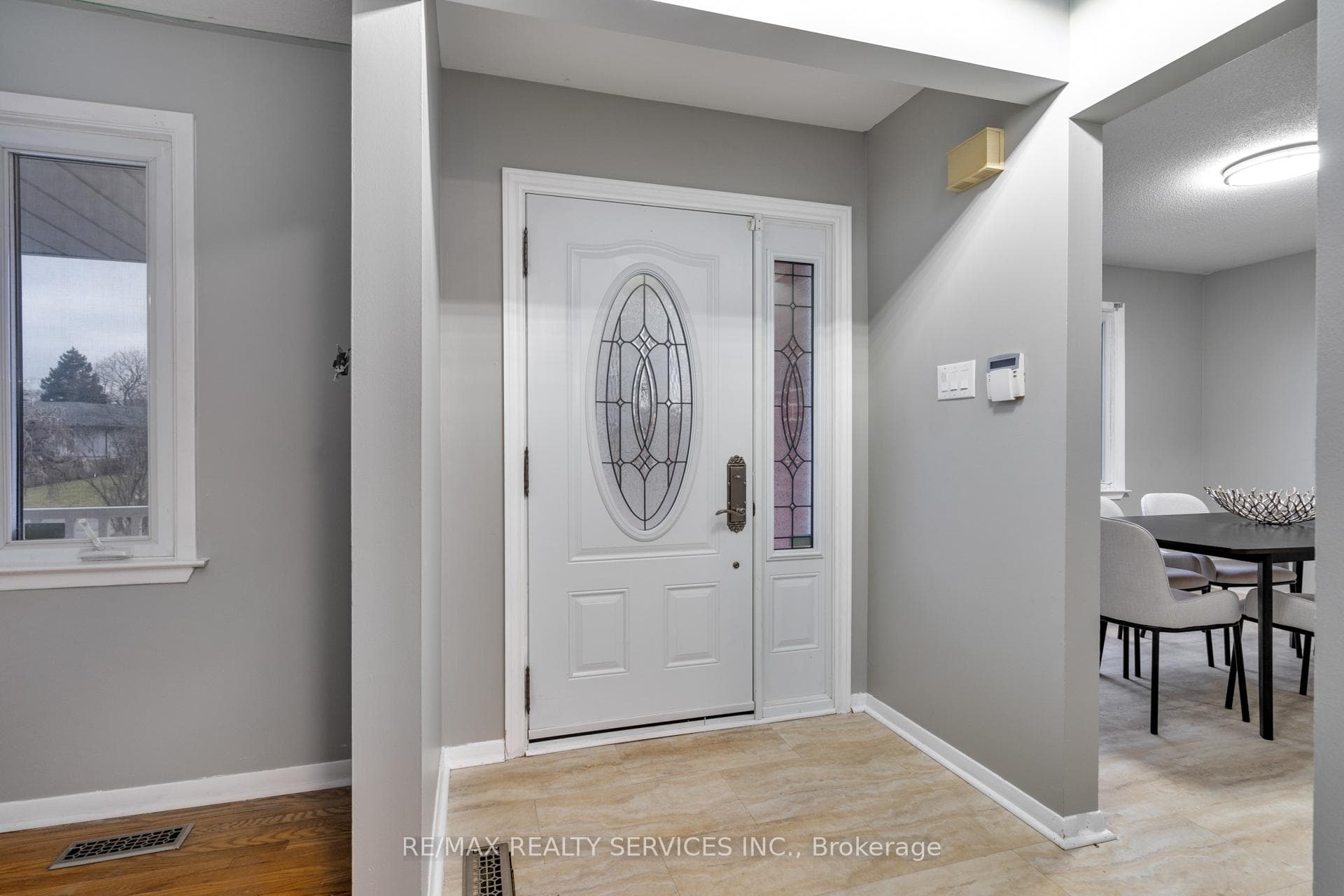 49 Deerfield Crescent photo 4