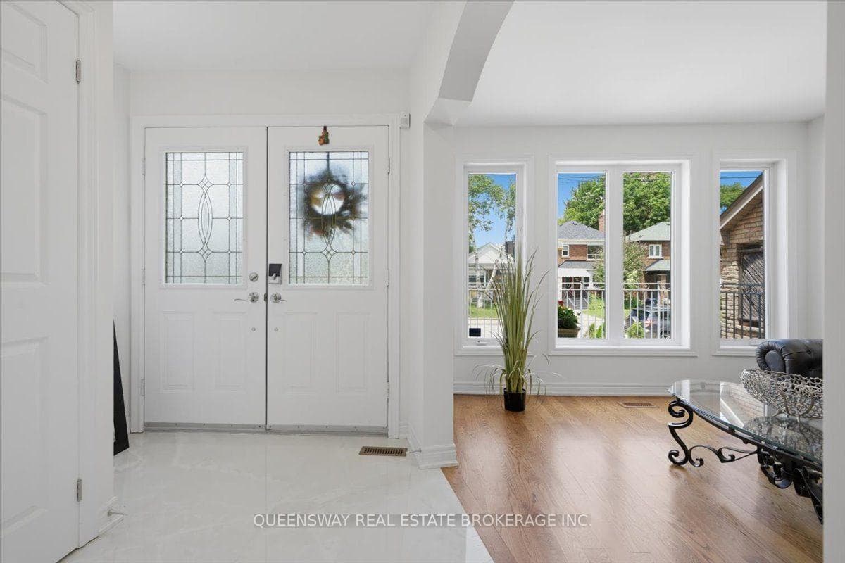 83 Floyd Avenue photo 6