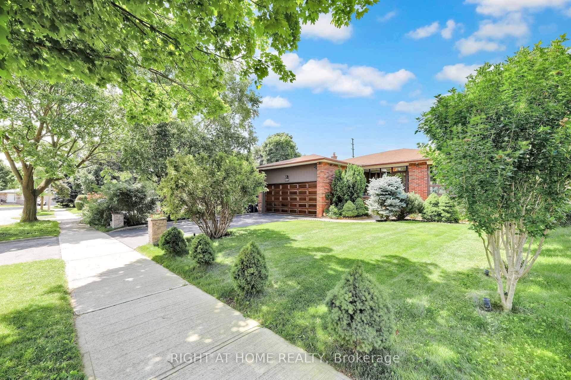 1369 Tyneburn Crescent photo 2