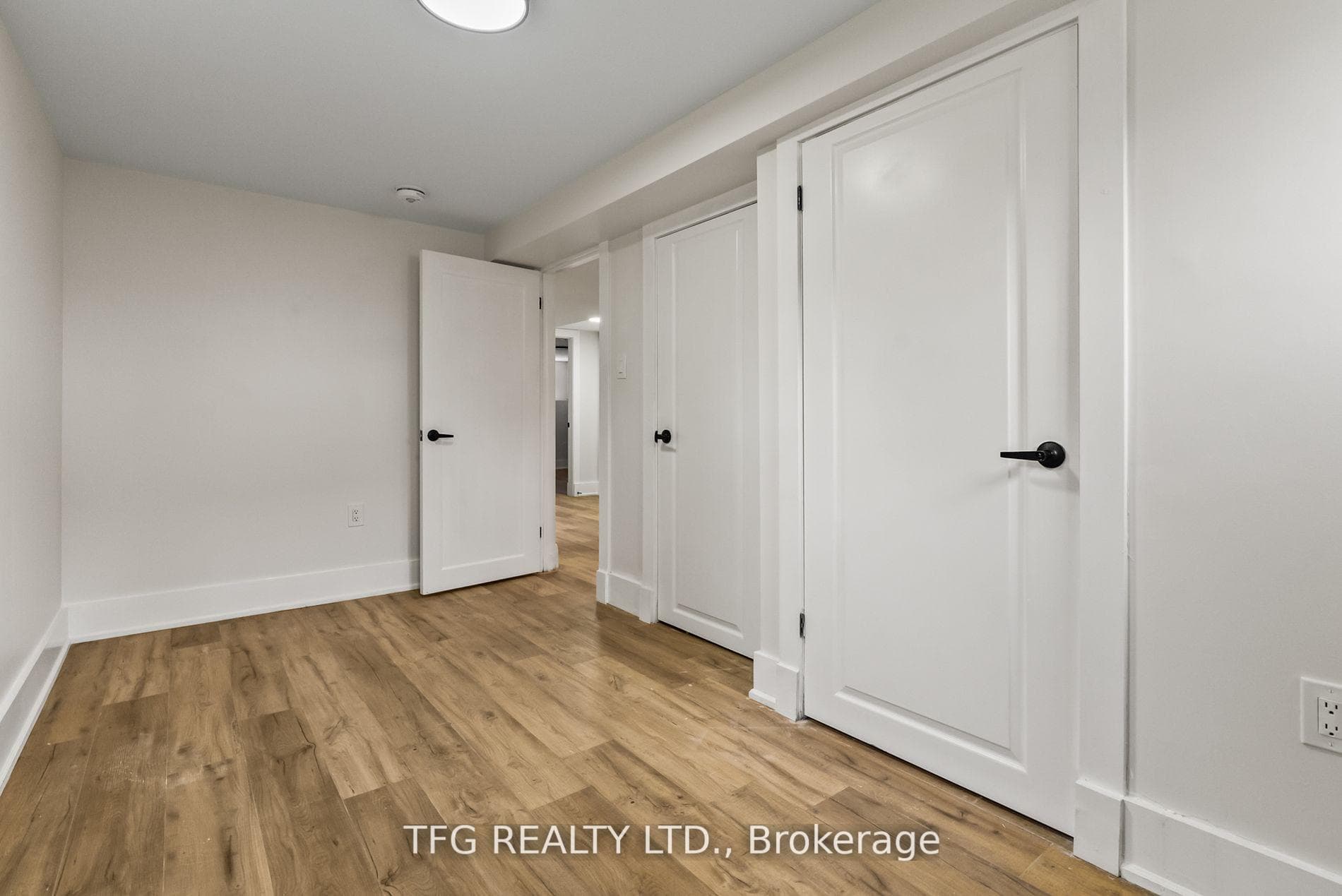 748 Chesterton Avenue photo 24