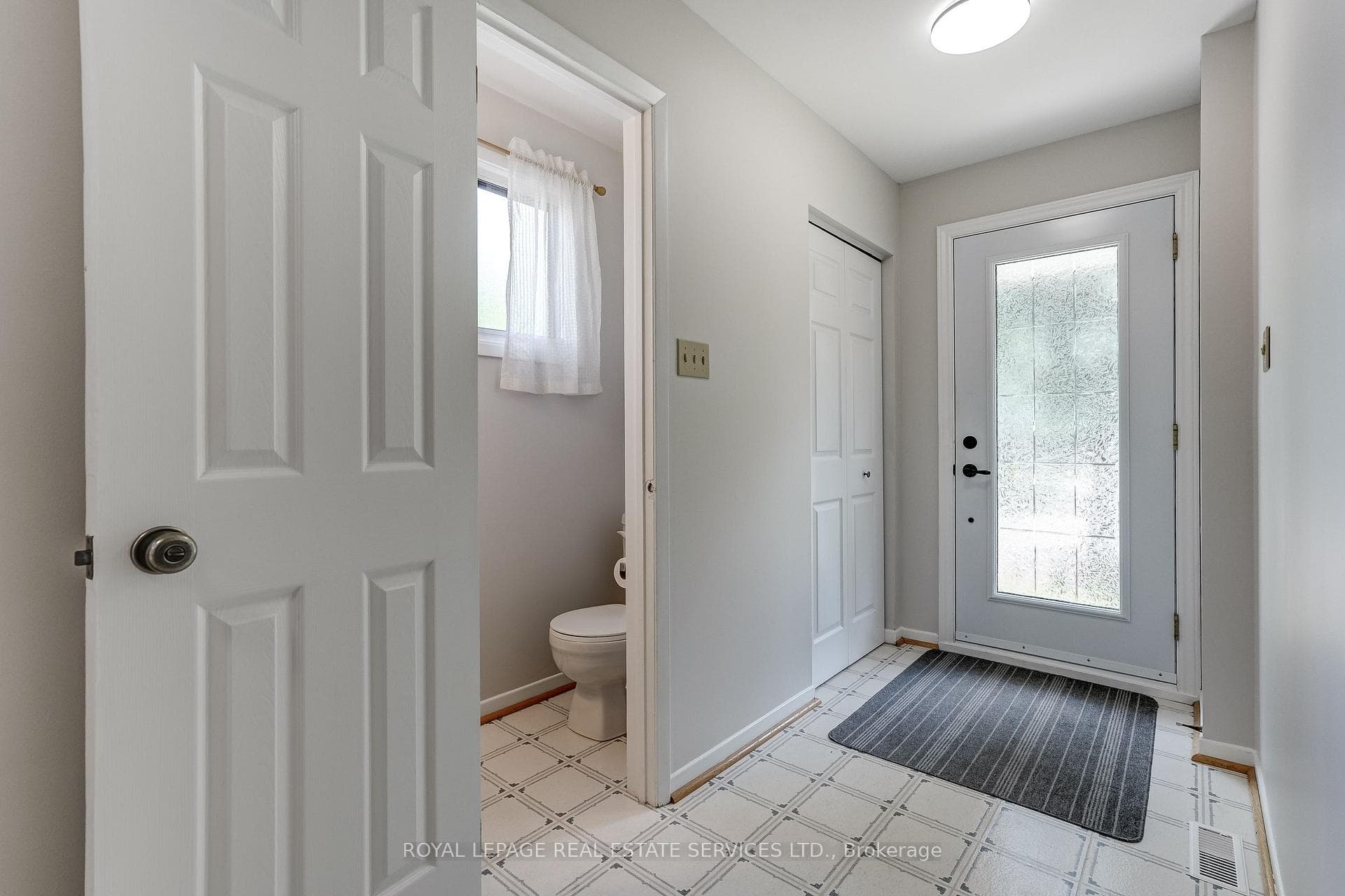 2651 Hollington Crescent photo 4