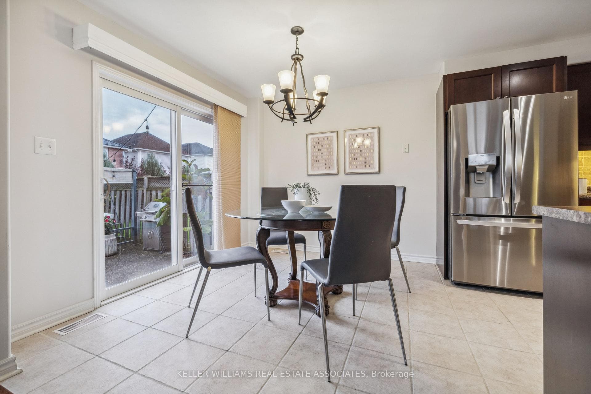 76 Griffiths Avenue photo 13