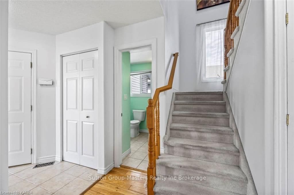 386 COOKE Crescent photo 5