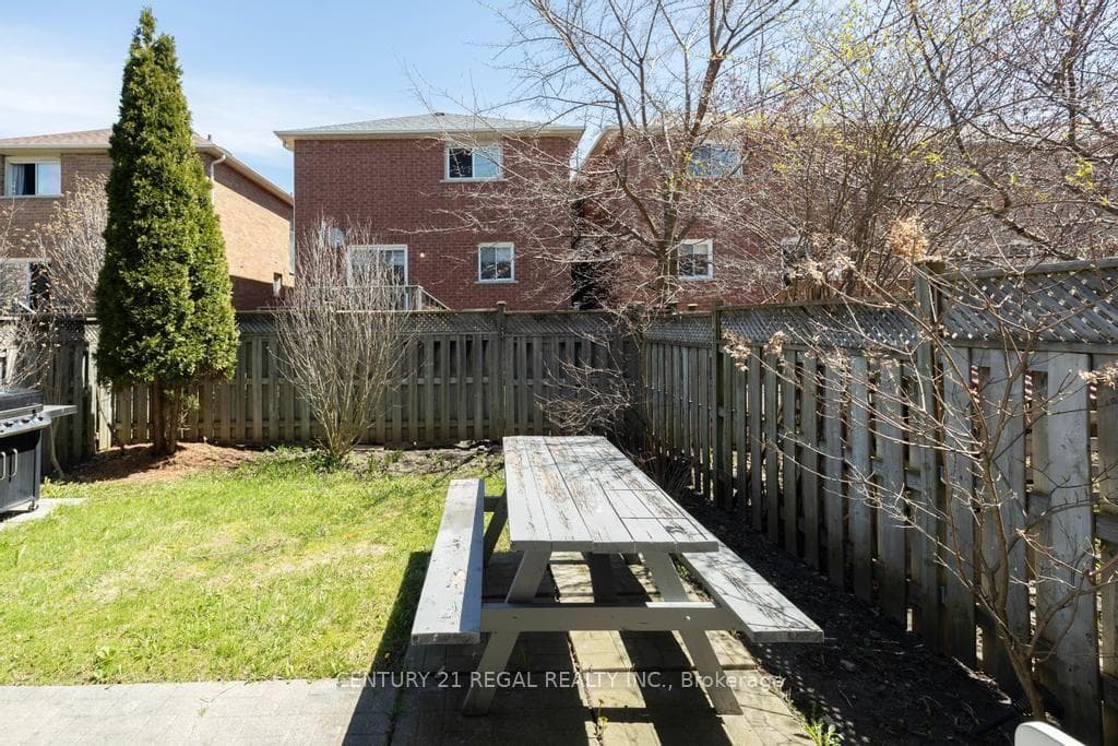 43 Waterton Crescent photo 35