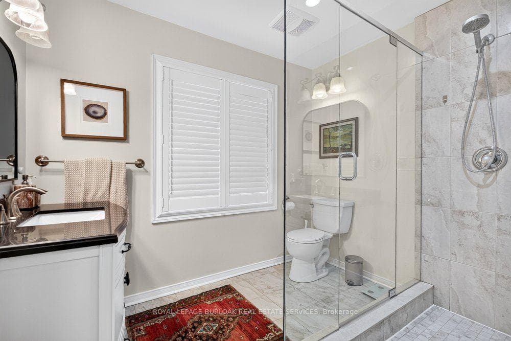 2354 Marine Drive photo 23