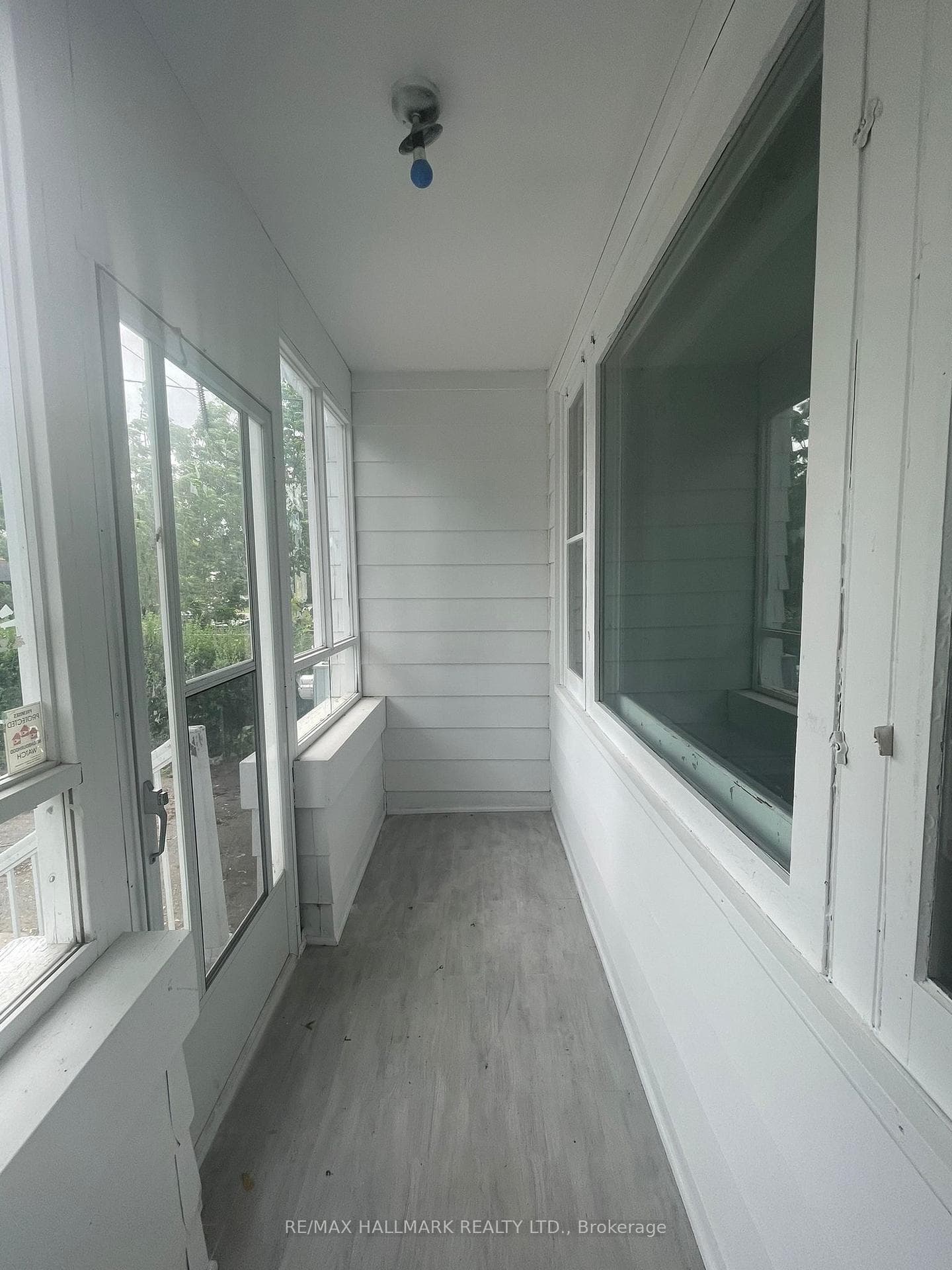 209 Pleasant Avenue photo 3
