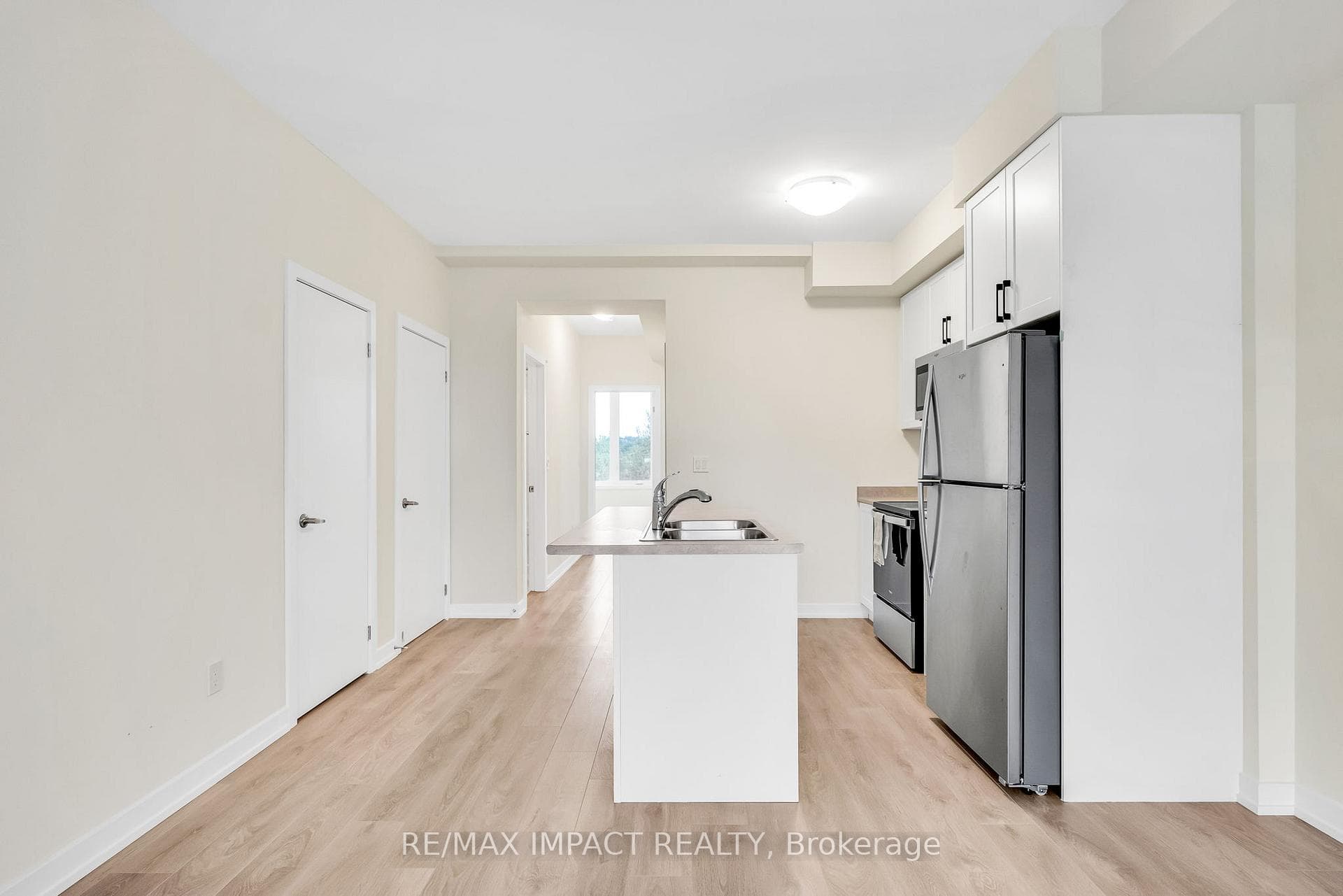 160 Densmore Road Unit 902 photo 10