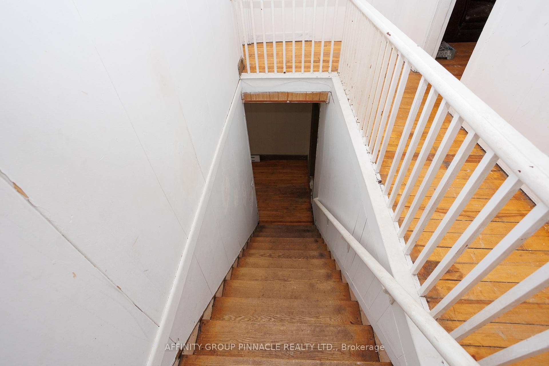 106 Russell Street photo 31