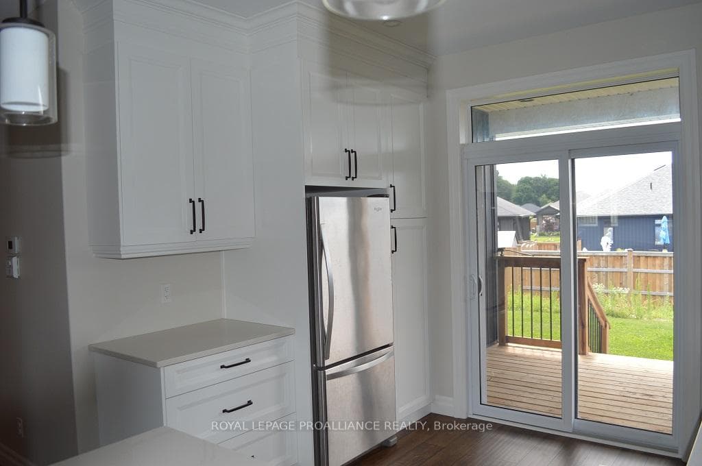 22 Sabrina Avenue photo 6