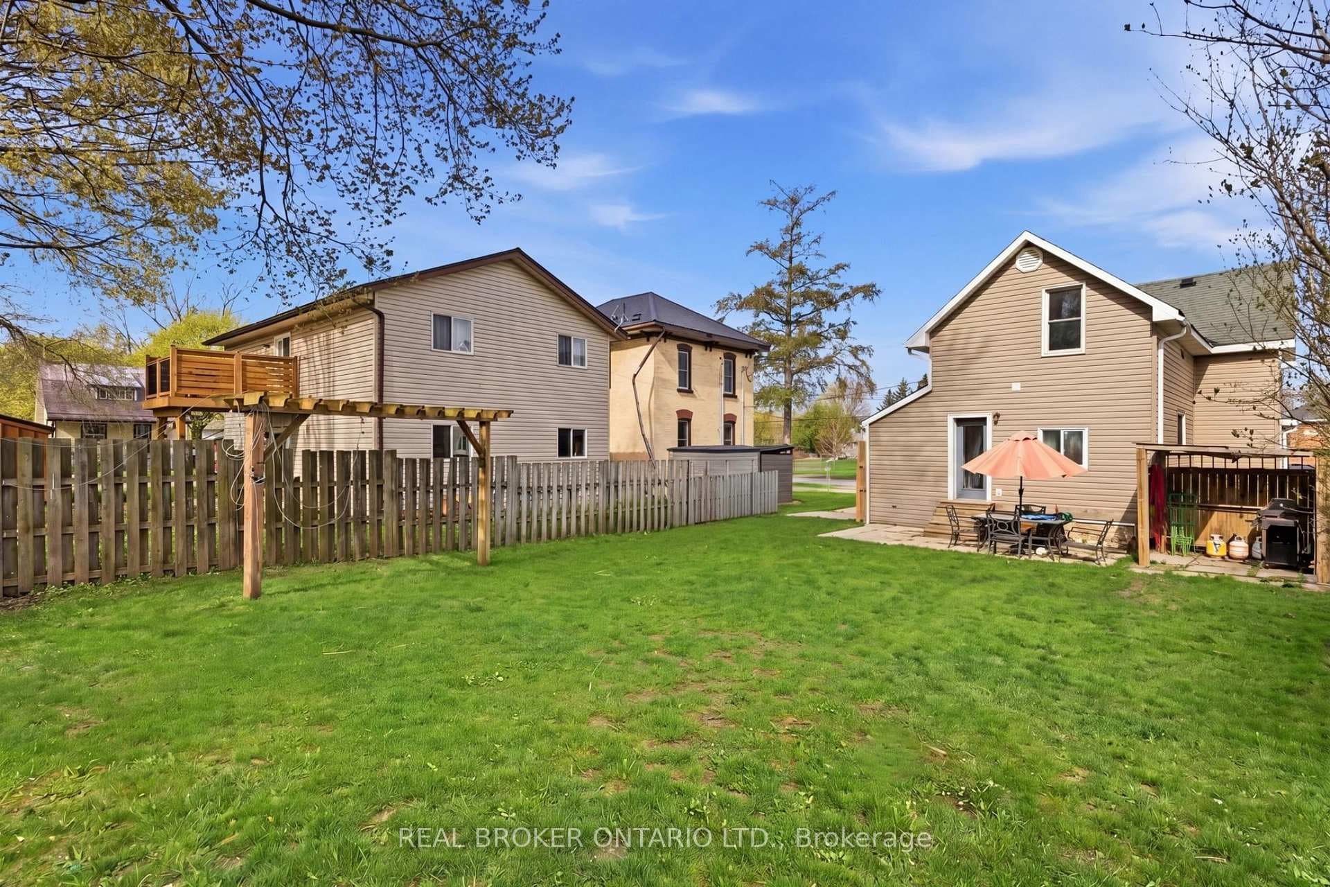 368 Wellington Avenue photo 38