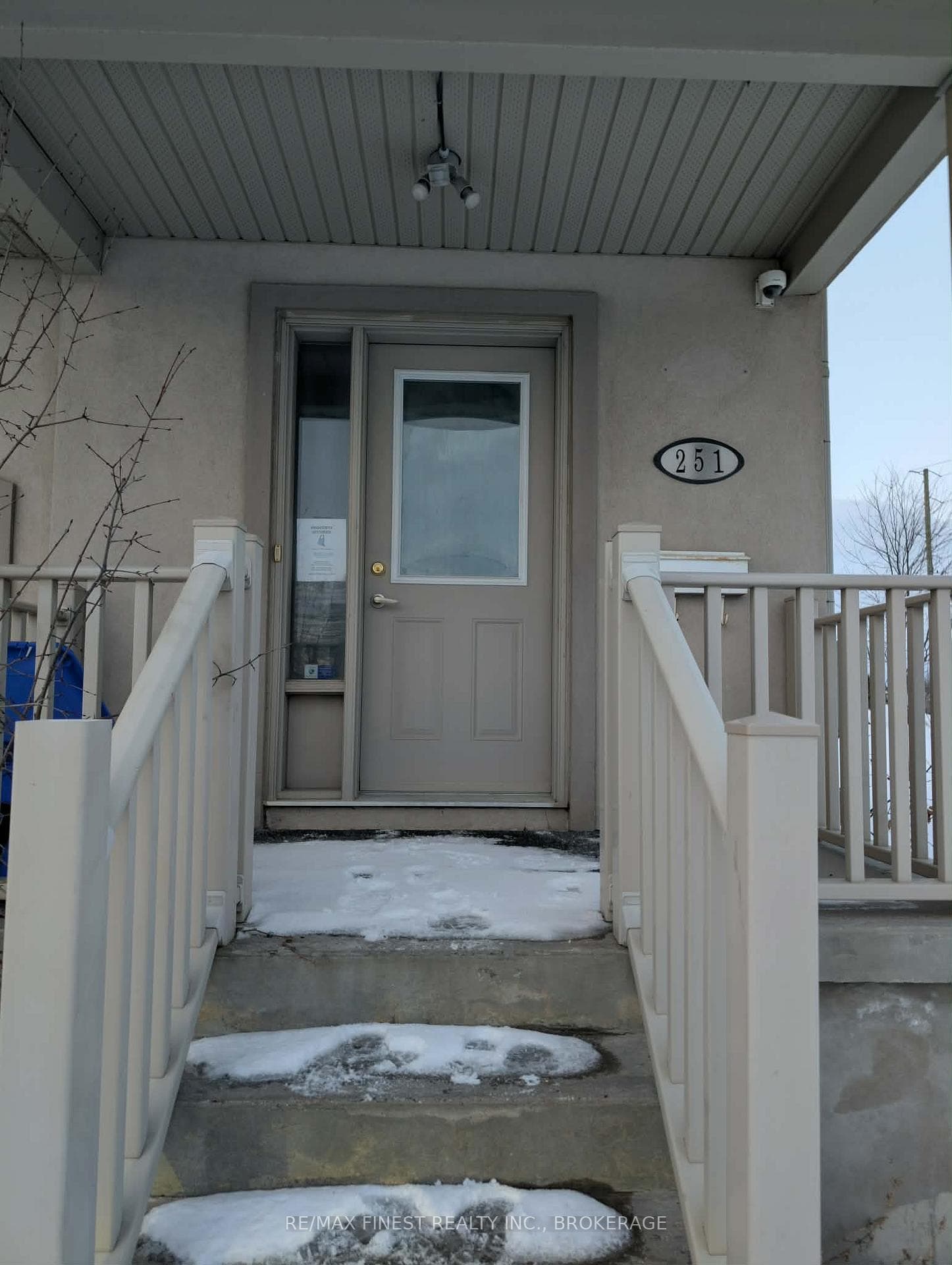 251 Conacher Drive photo 2
