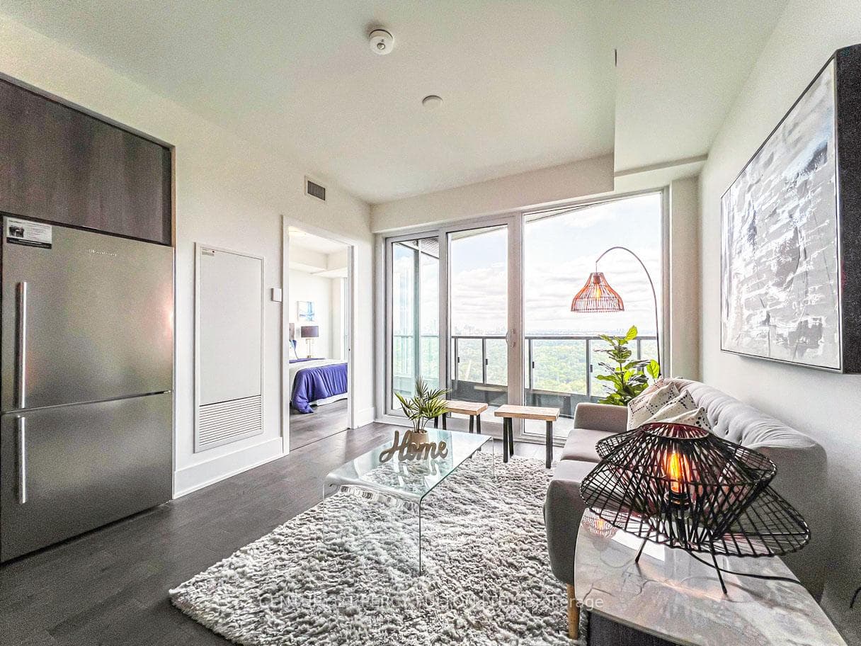 585 Bloor Street Unit 3415 photo 6