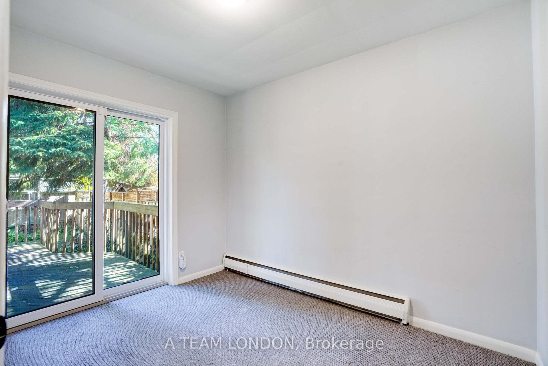 106 Thornton Avenue photo 15