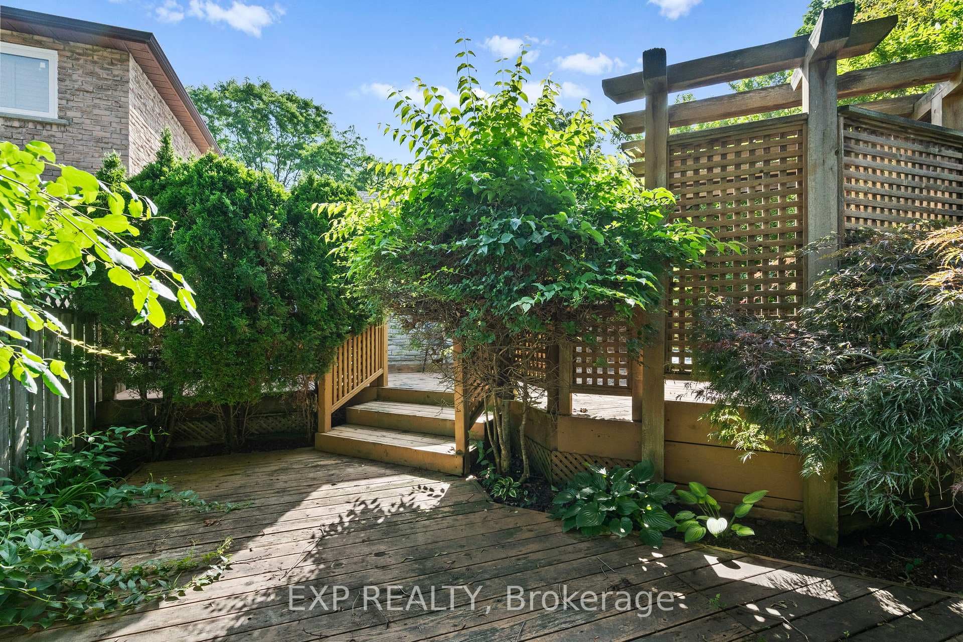 97 Mercer Crescent photo 30